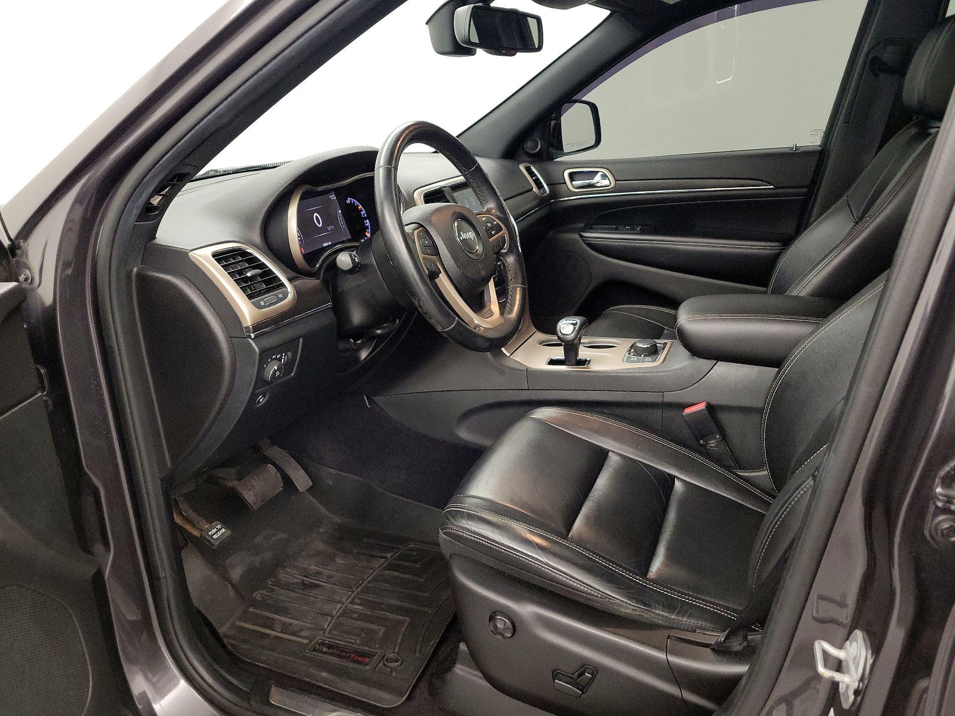 Thumbnail: 2015 Jeep Grand Cherokee - 11