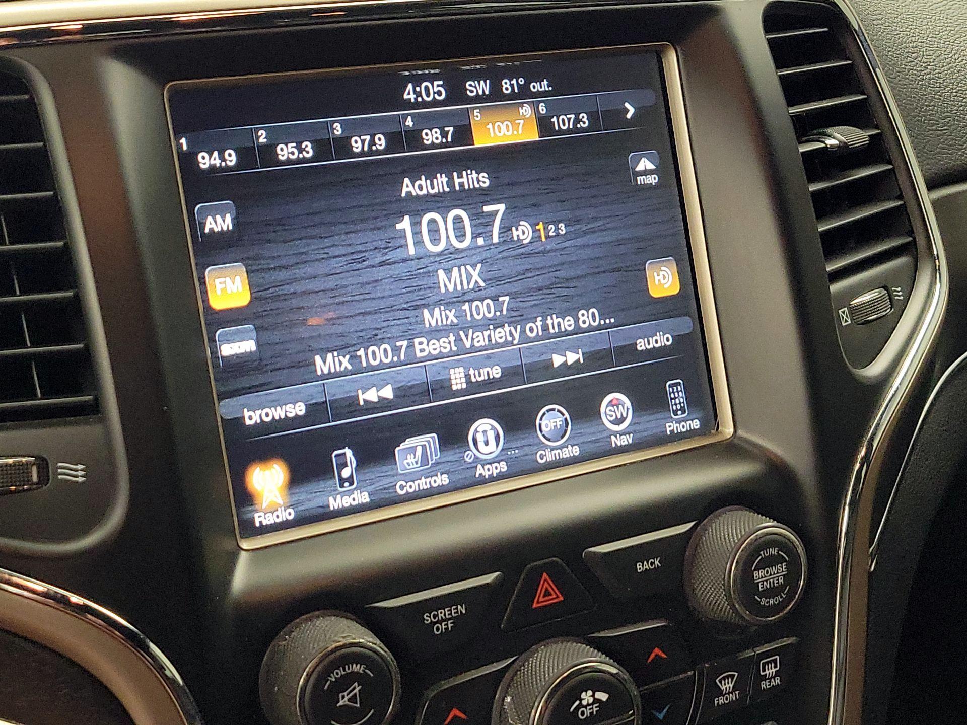 Thumbnail: 2015 Jeep Grand Cherokee - 16