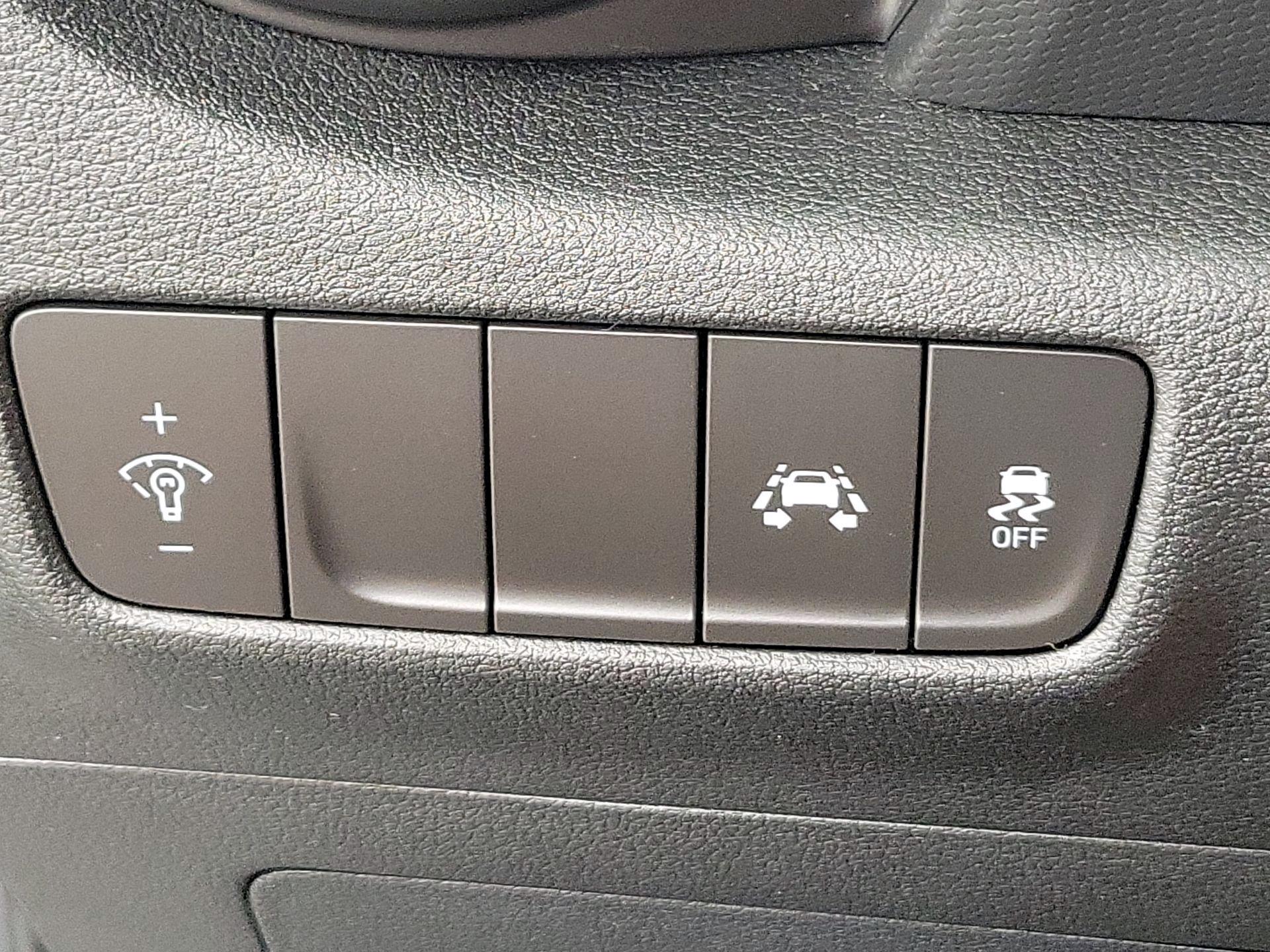 Thumbnail: 2020 Hyundai Kona - 13