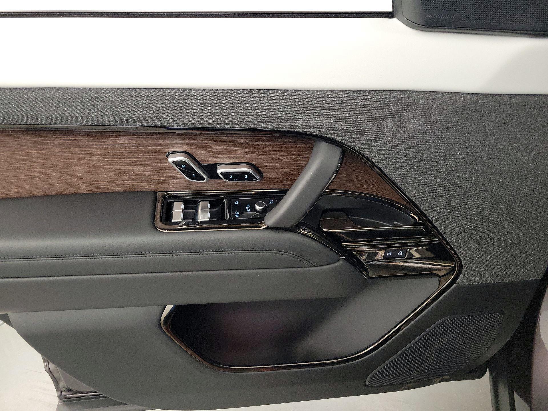 Thumbnail: 2024 Land Rover Range Rover Sport - 12
