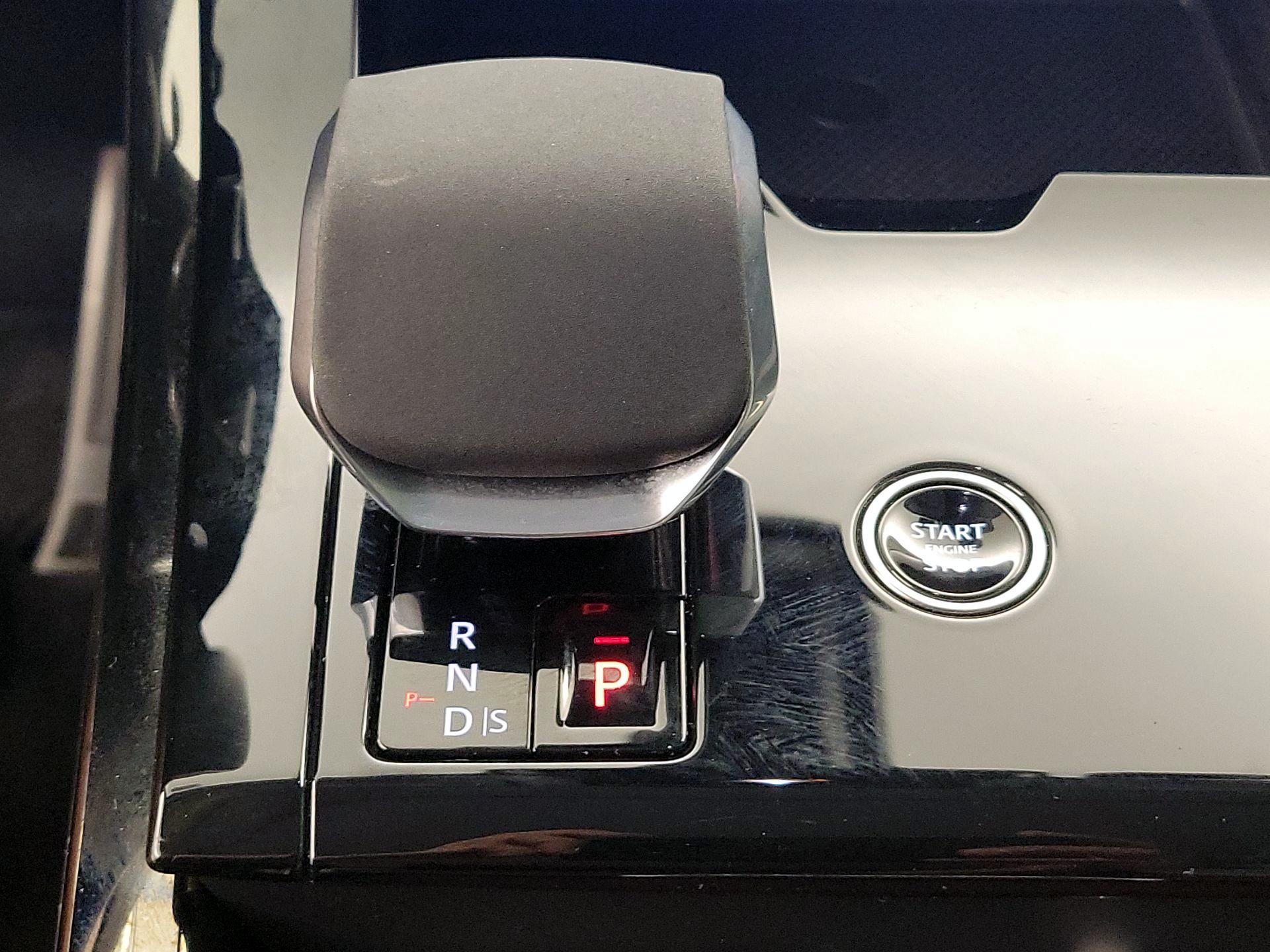 Thumbnail: 2024 Land Rover Range Rover Sport - 17