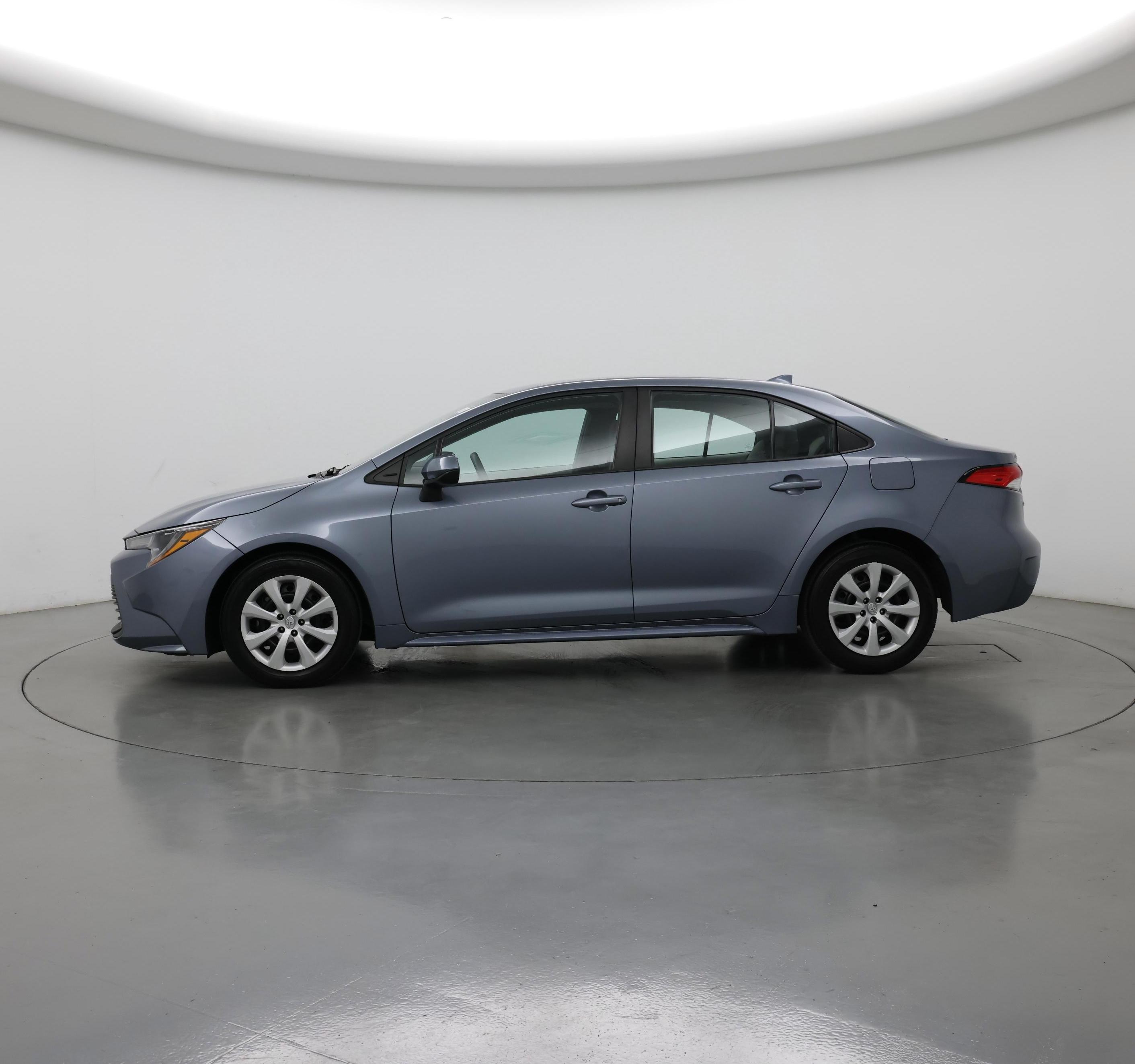 Thumbnail: 2023 Toyota Corolla - 3