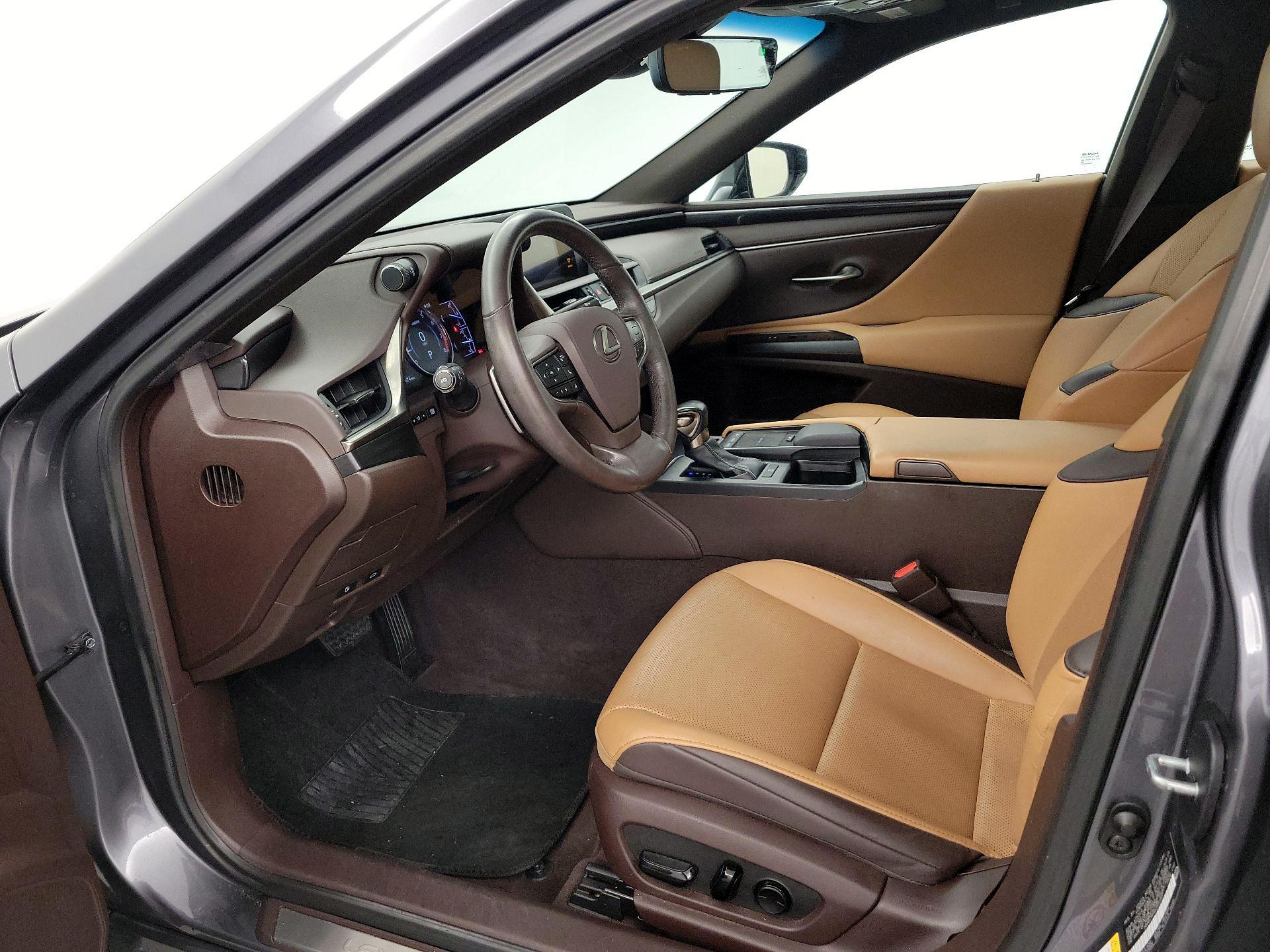 Thumbnail: 2019 Lexus ES - 11