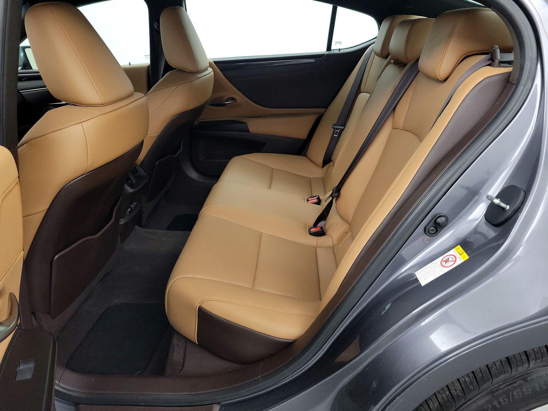 Thumbnail: 2019 Lexus ES - 19