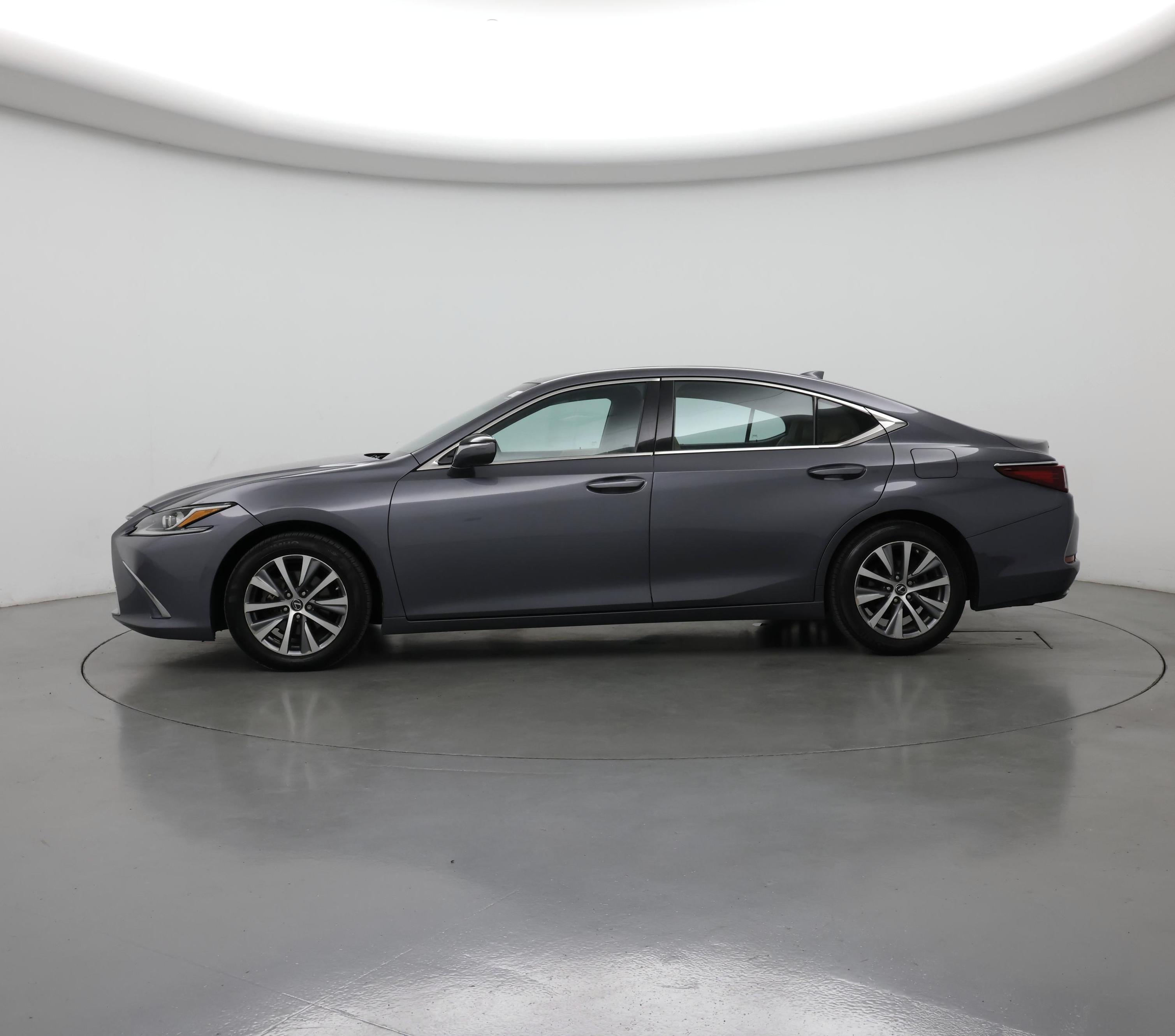 Thumbnail: 2019 Lexus ES - 3
