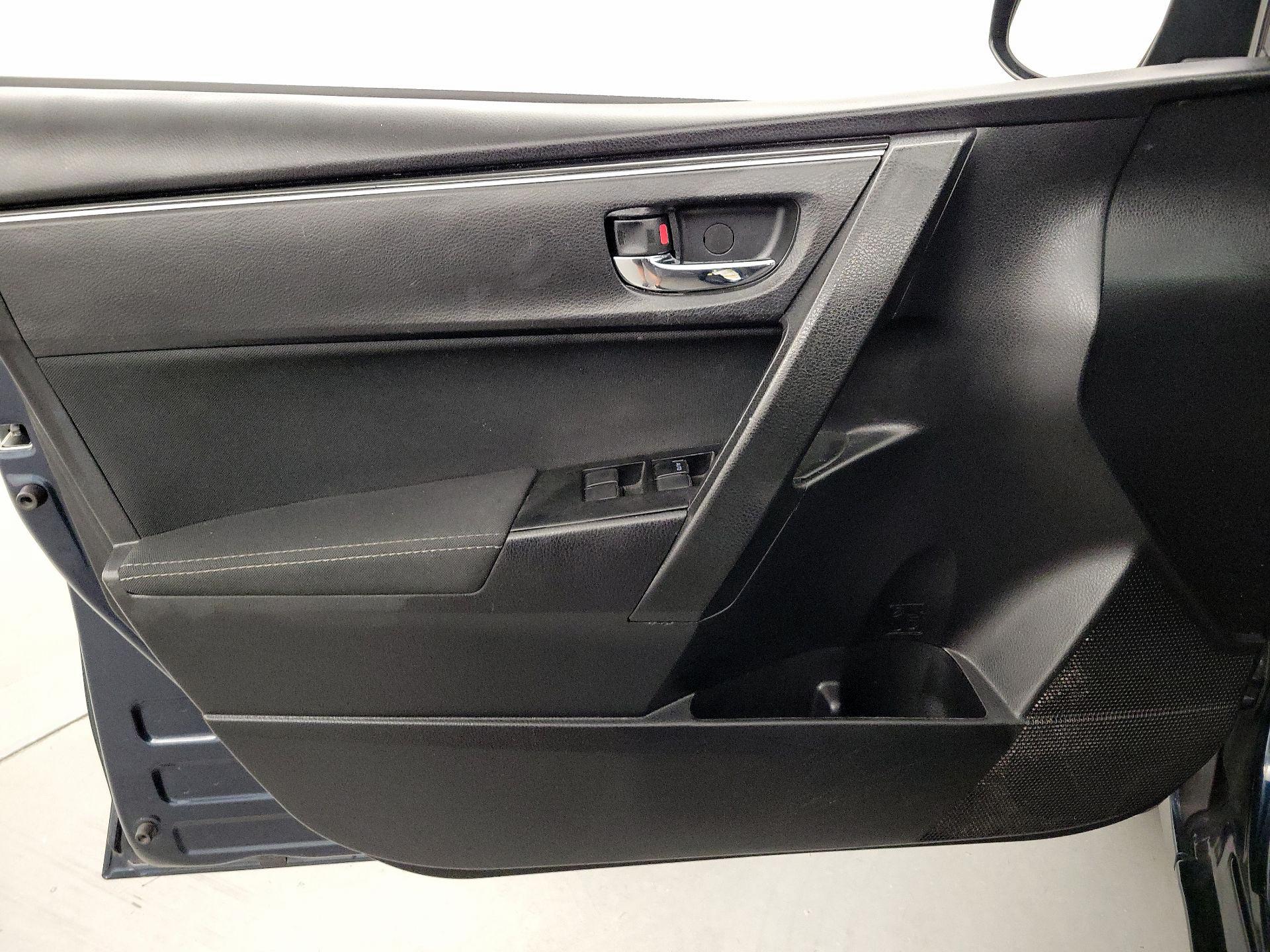 Thumbnail: 2019 Toyota Corolla - 12