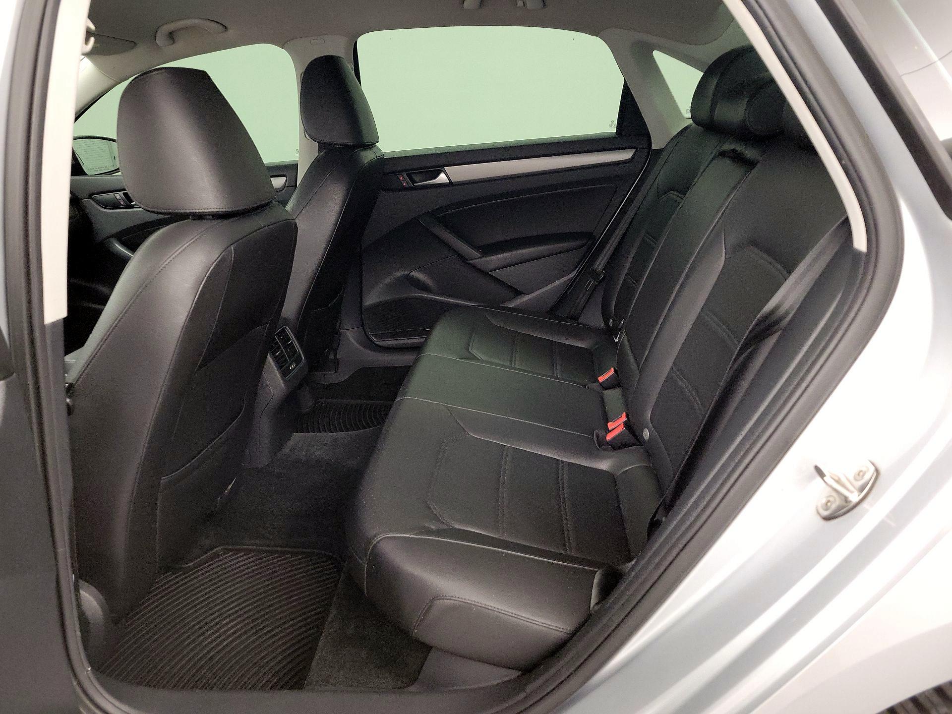 Thumbnail: 2015 Volkswagen Passat - 19