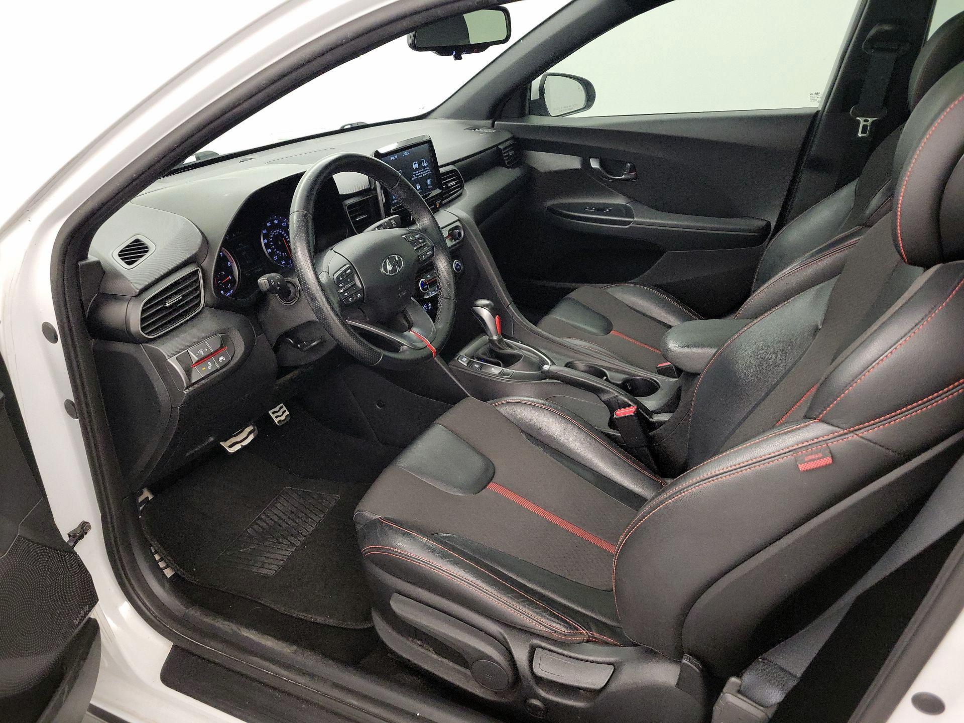 Thumbnail: 2019 Hyundai Veloster - 11