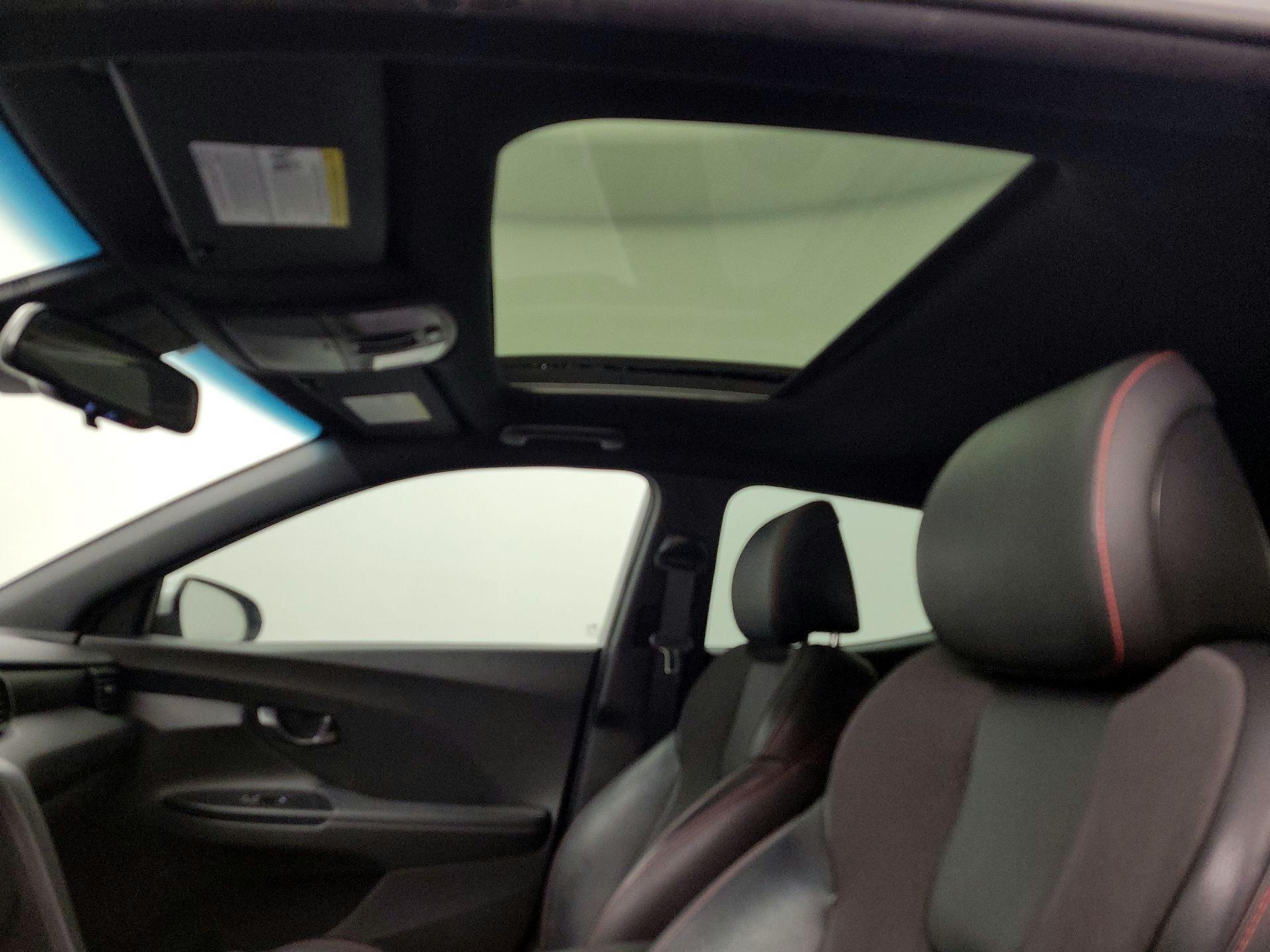 Thumbnail: 2019 Hyundai Veloster - 19
