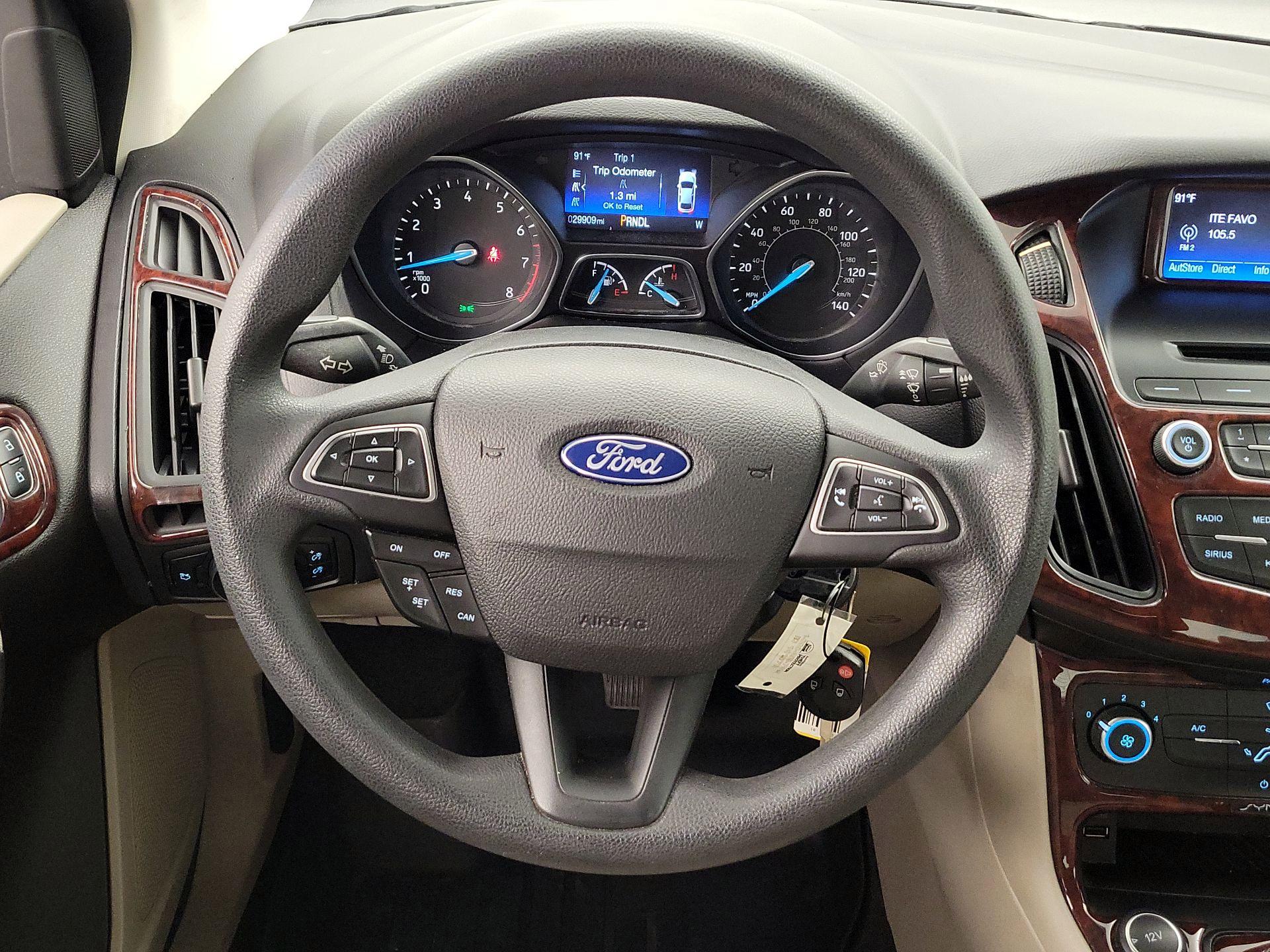 Thumbnail: 2016 Ford Focus - 10