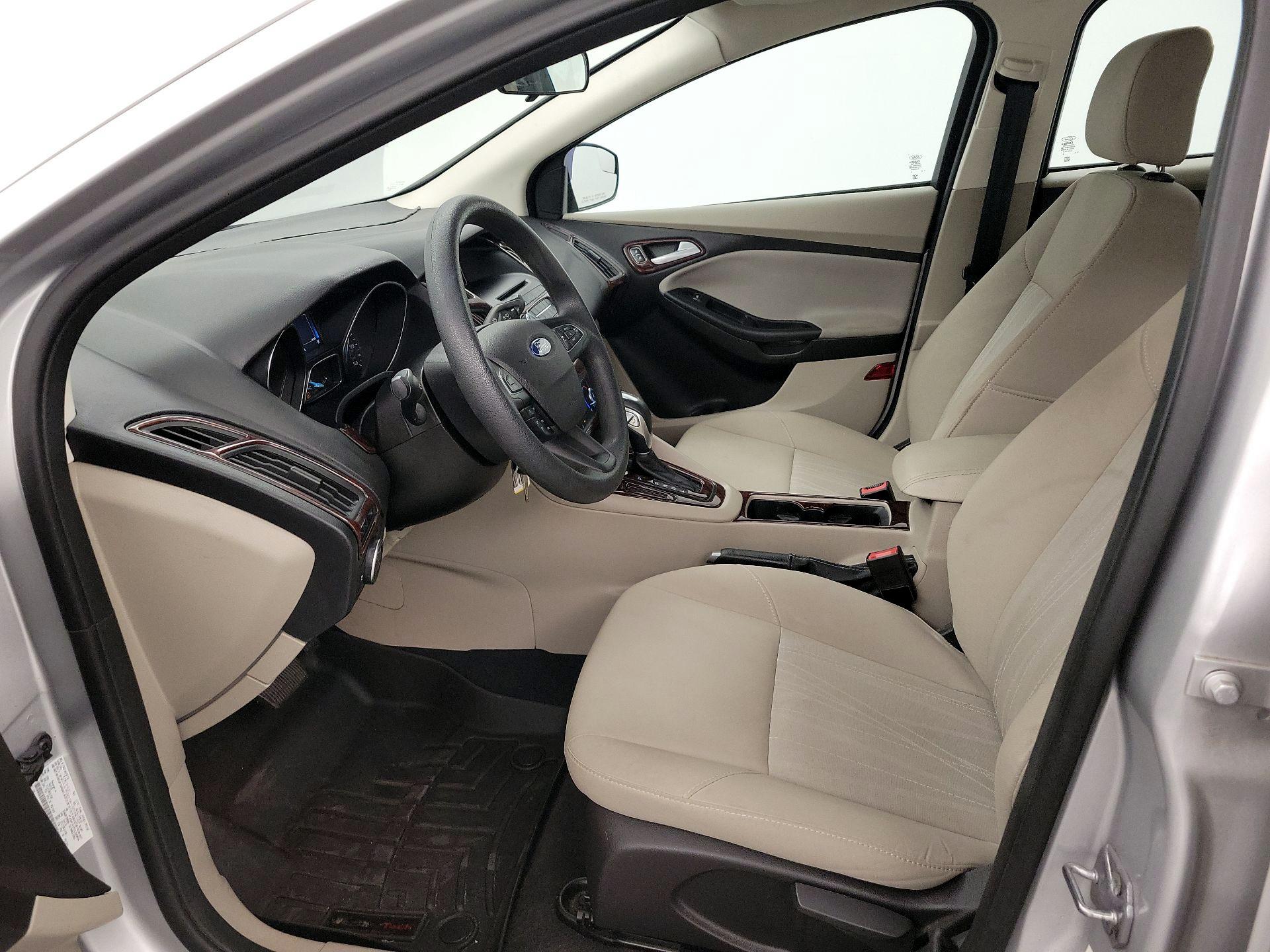 Thumbnail: 2016 Ford Focus - 11