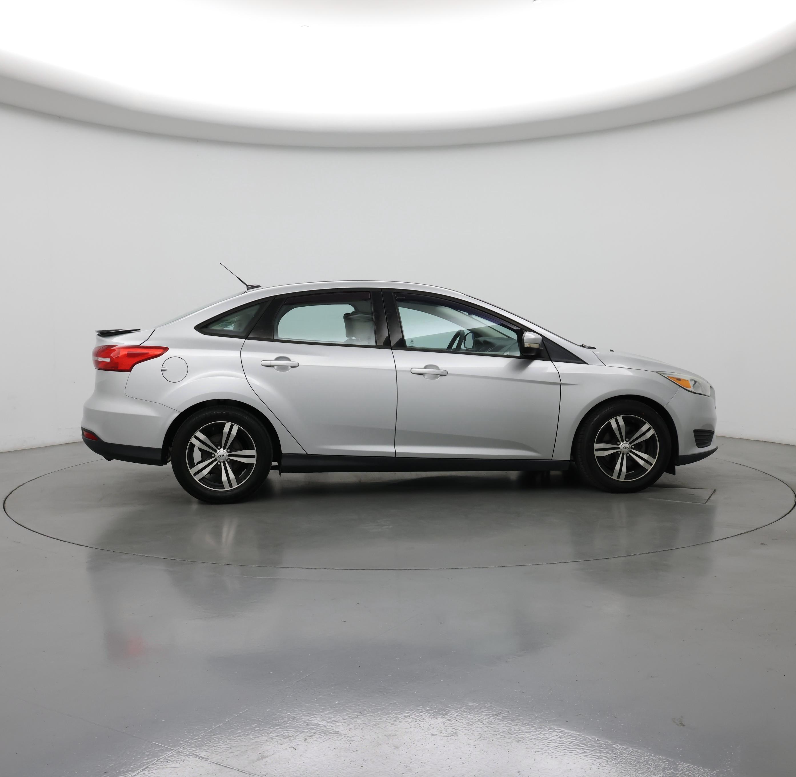 Thumbnail: 2016 Ford Focus - 7