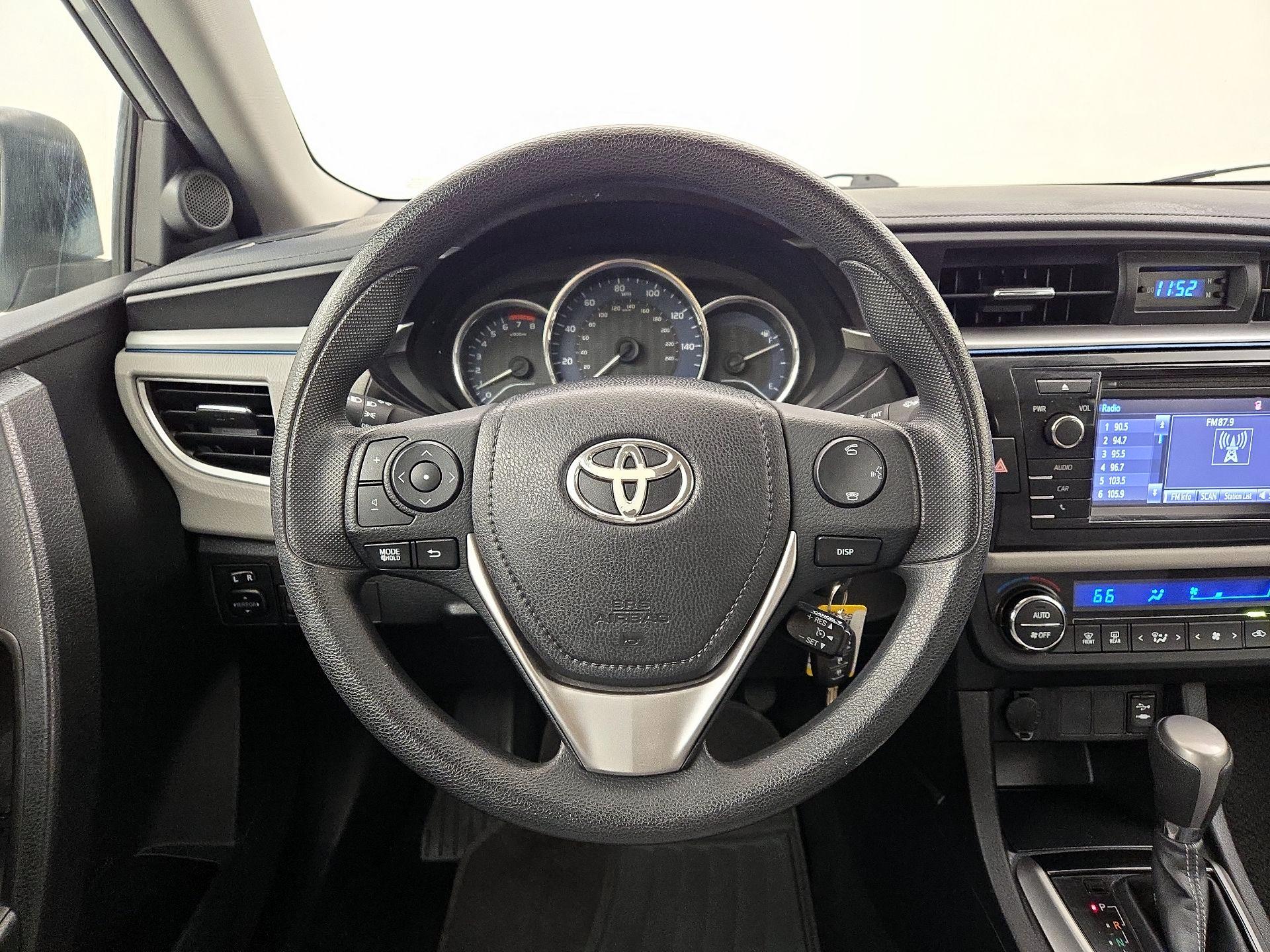 Thumbnail: 2015 Toyota Corolla - 10