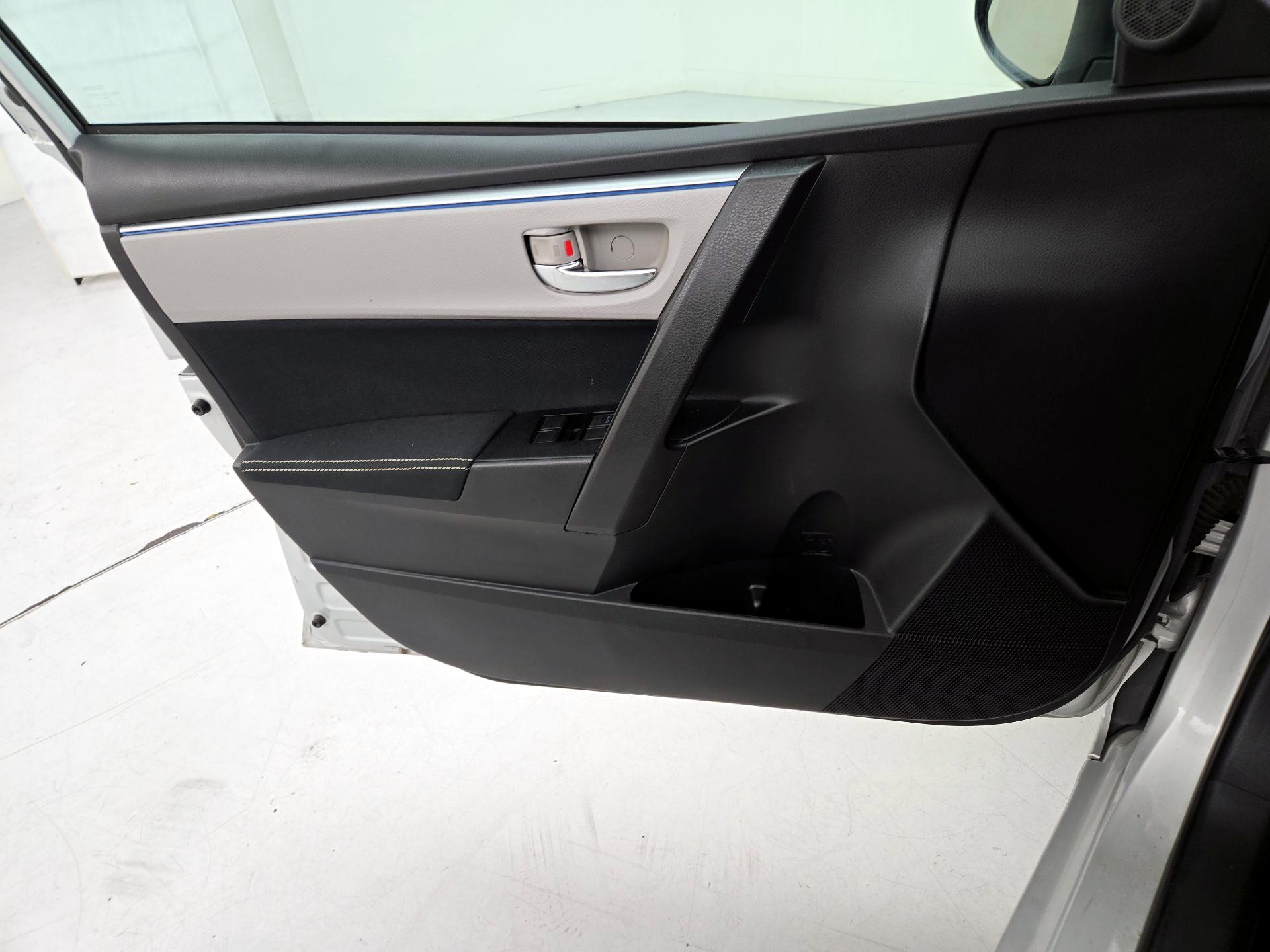 Thumbnail: 2015 Toyota Corolla - 12