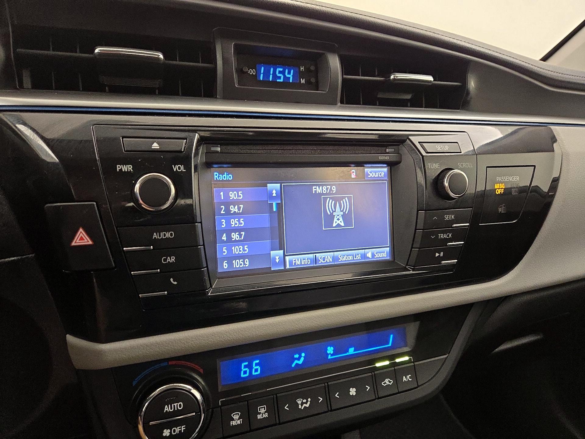 Thumbnail: 2015 Toyota Corolla - 15