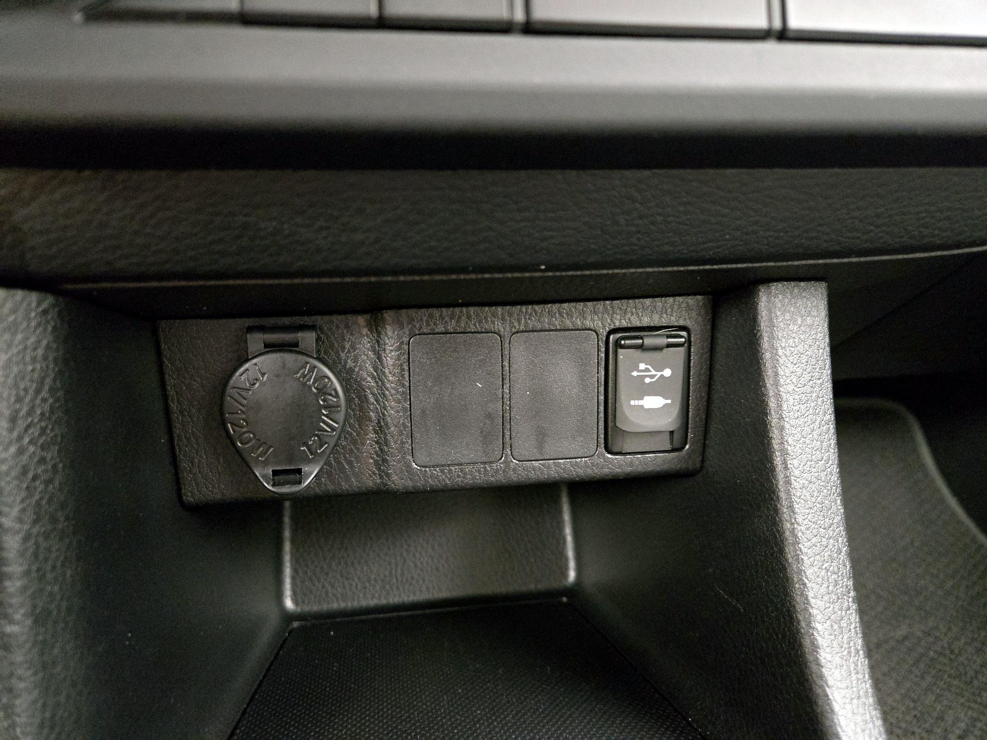 Thumbnail: 2015 Toyota Corolla - 18