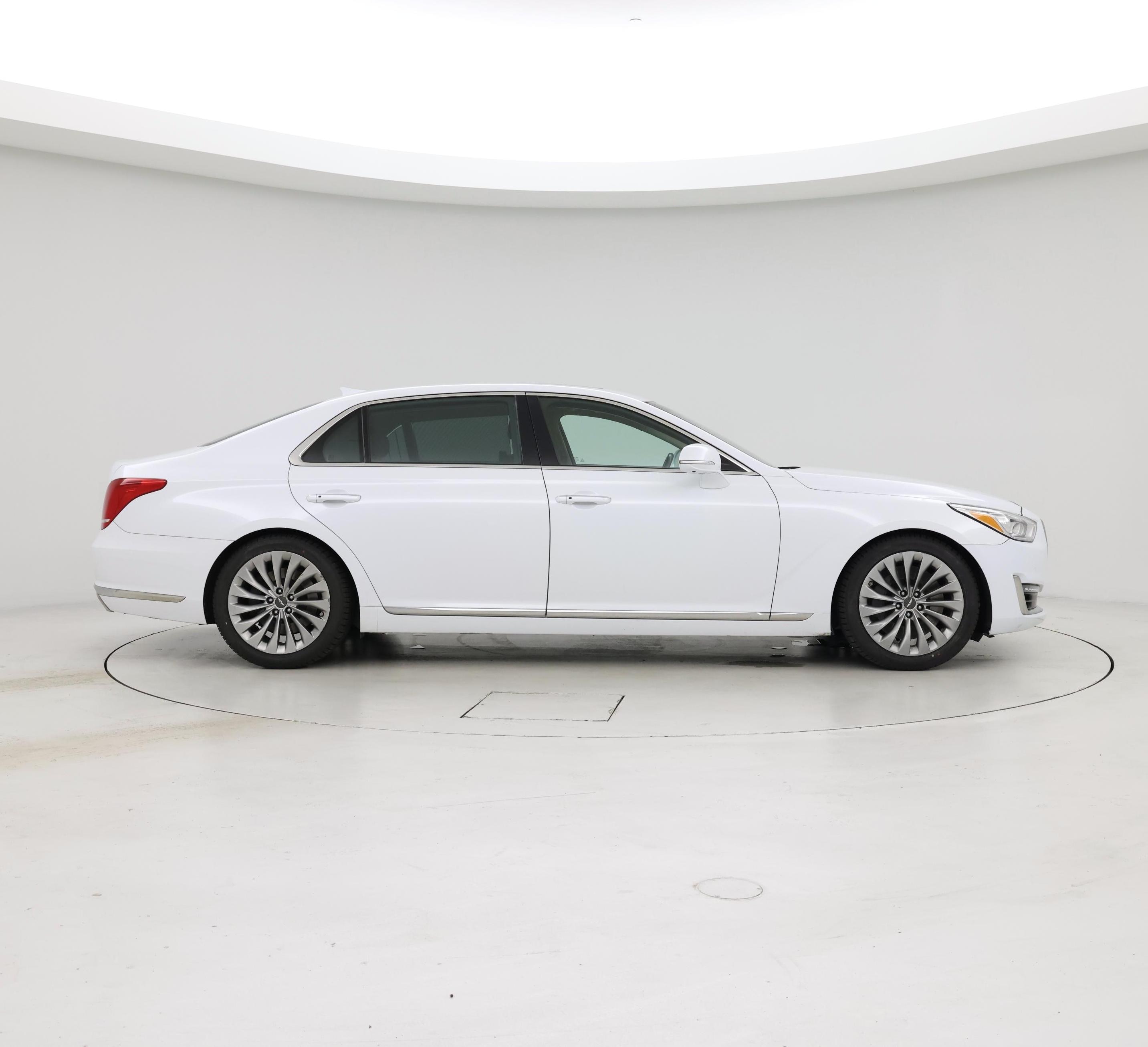 Thumbnail: 2018 Genesis G90 - 7
