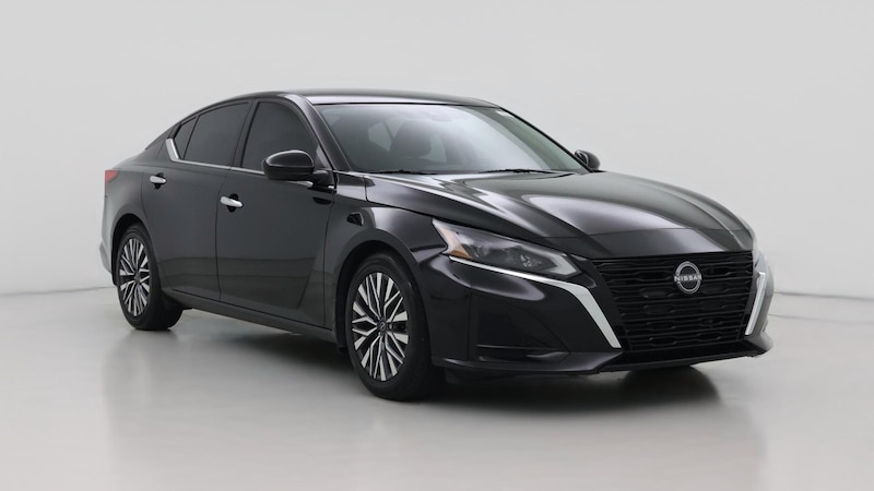 2023 Nissan Altima SV Hero Image