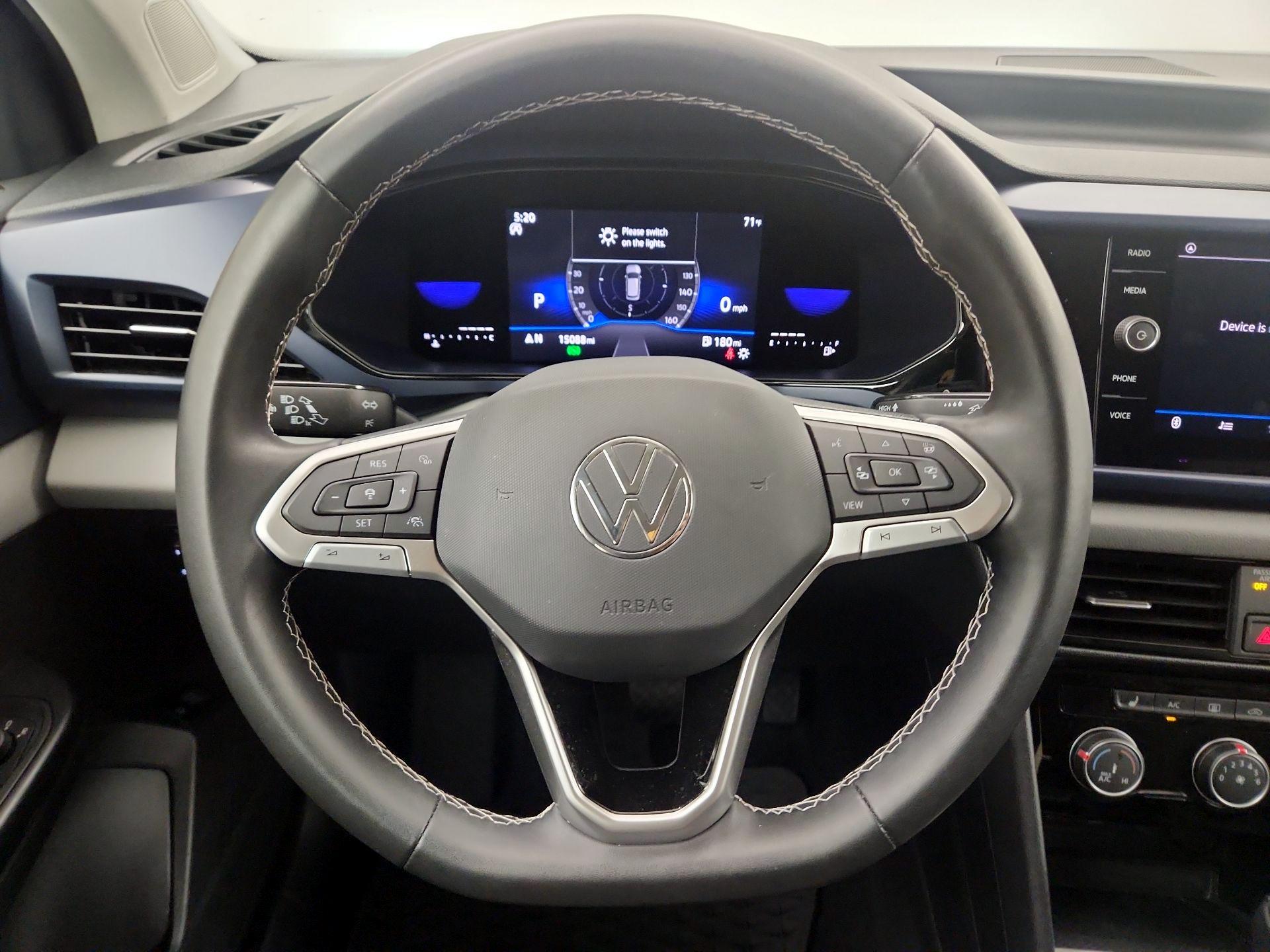 Thumbnail: 2023 Volkswagen Taos - 10