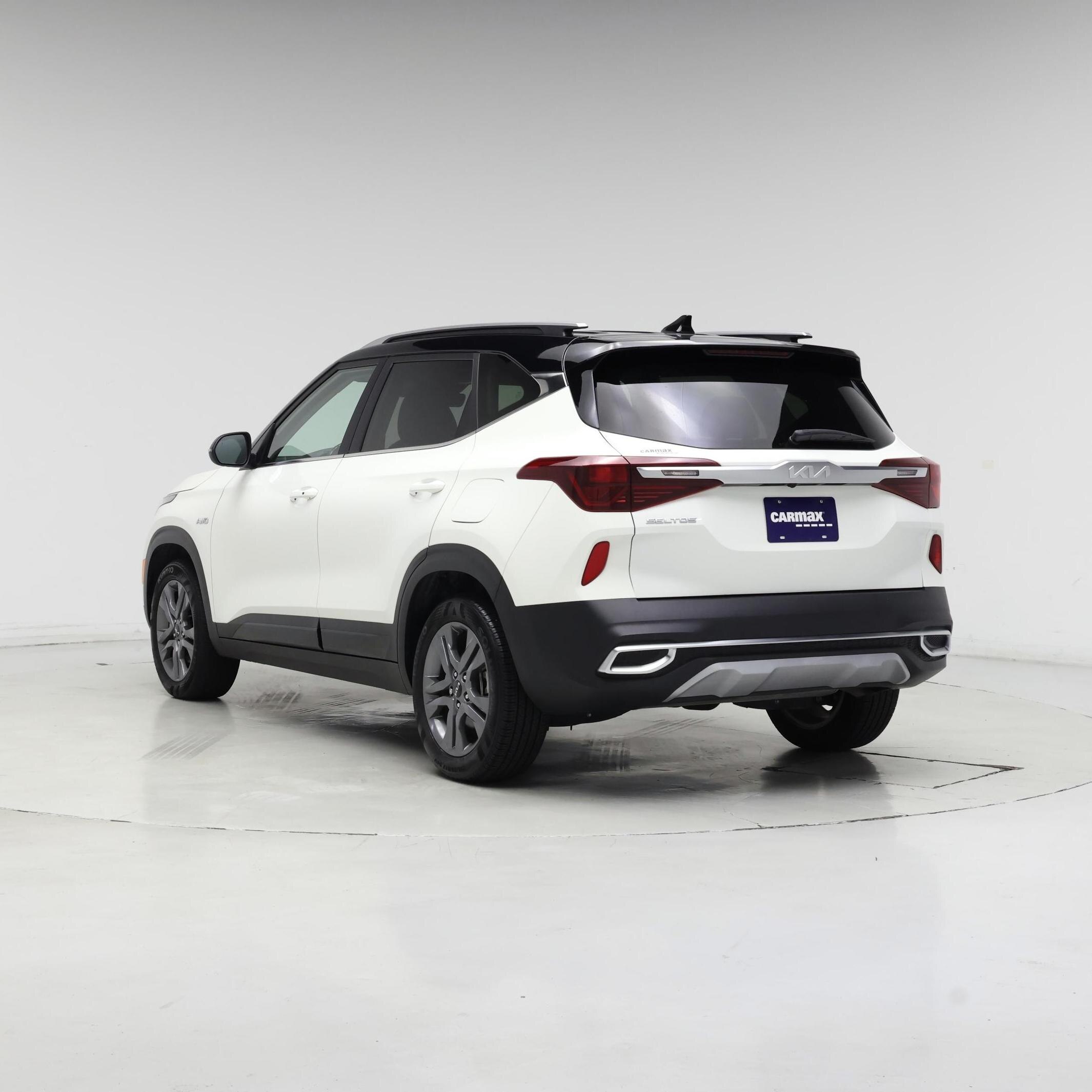 Thumbnail: 2023 Kia Seltos - 2