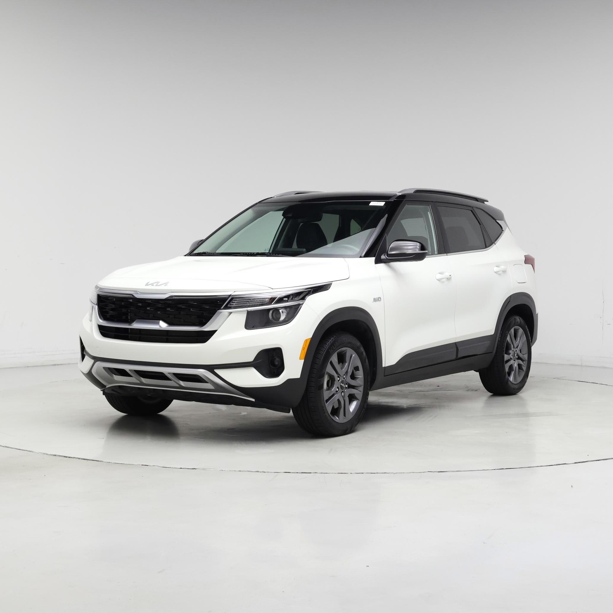 Thumbnail: 2023 Kia Seltos - 4