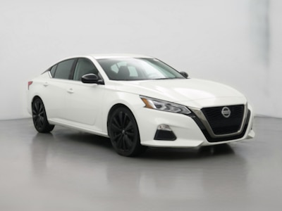 White 2019 Nissan Altima SR