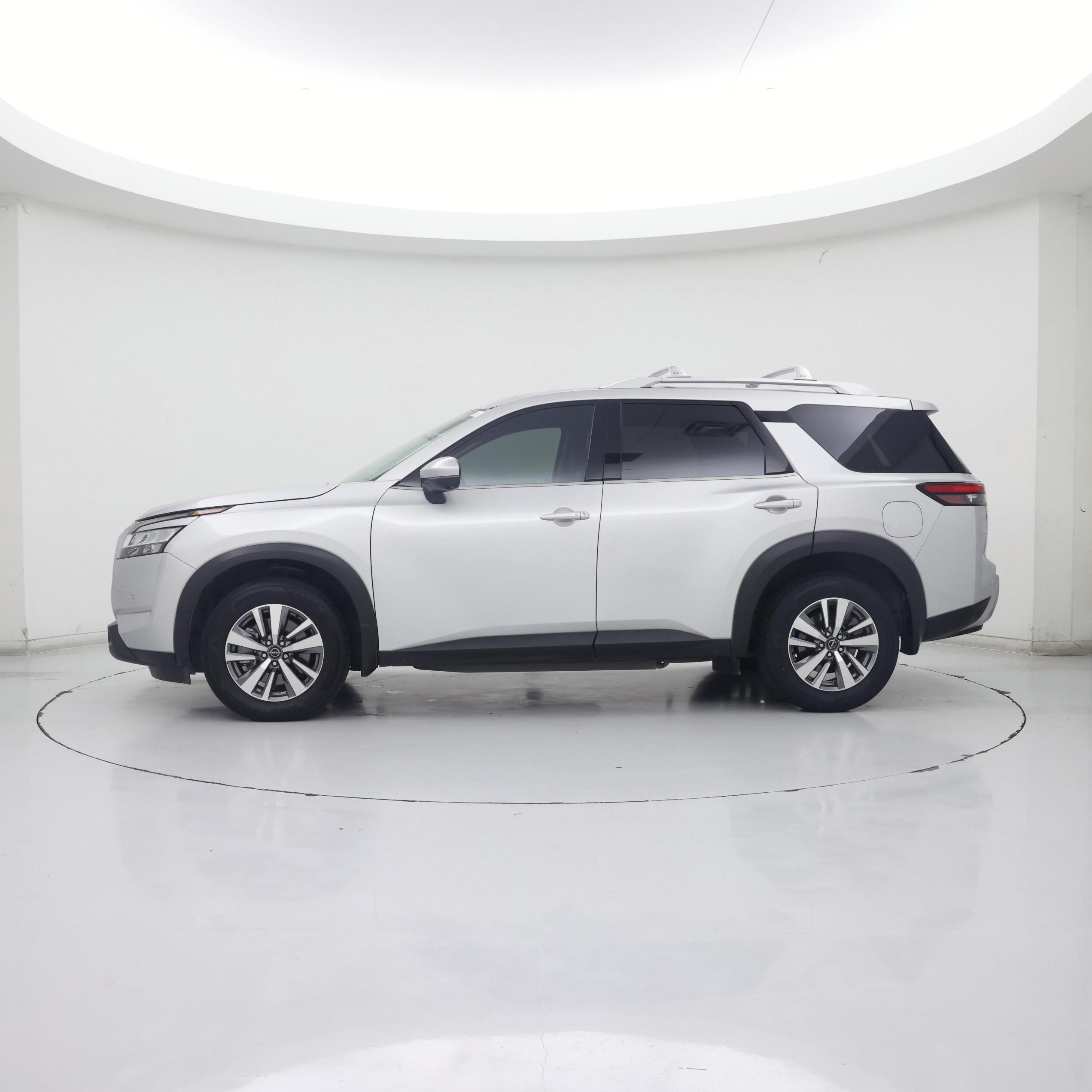 Thumbnail: 2023 Nissan Pathfinder - 3