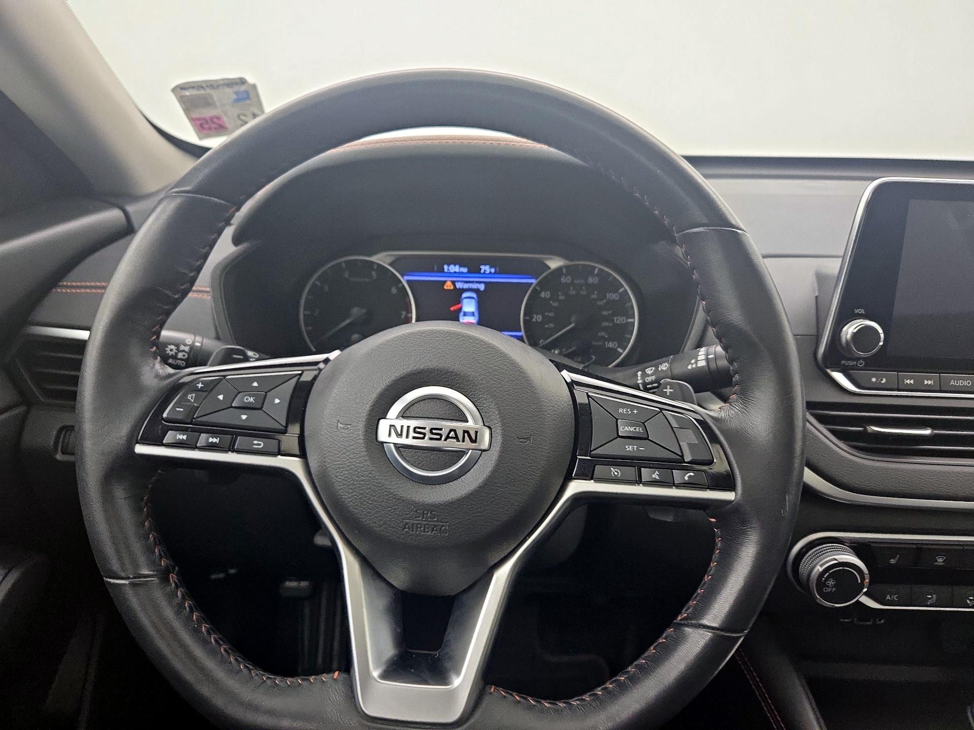 Thumbnail: 2019 Nissan Altima - 10