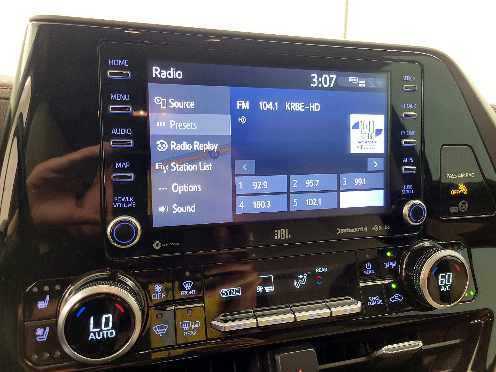 Thumbnail: 2021 Toyota Highlander - 16