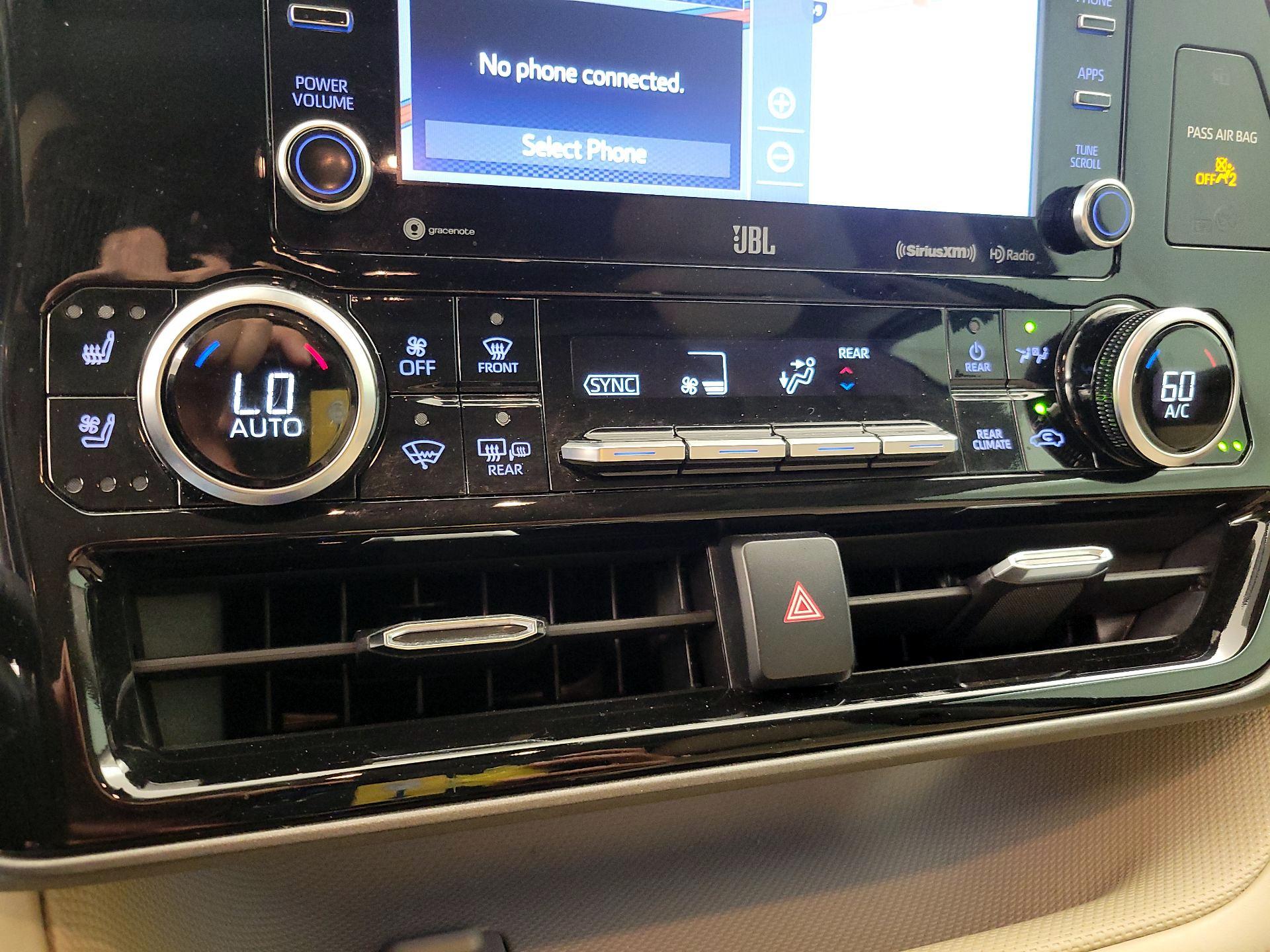Thumbnail: 2021 Toyota Highlander - 17