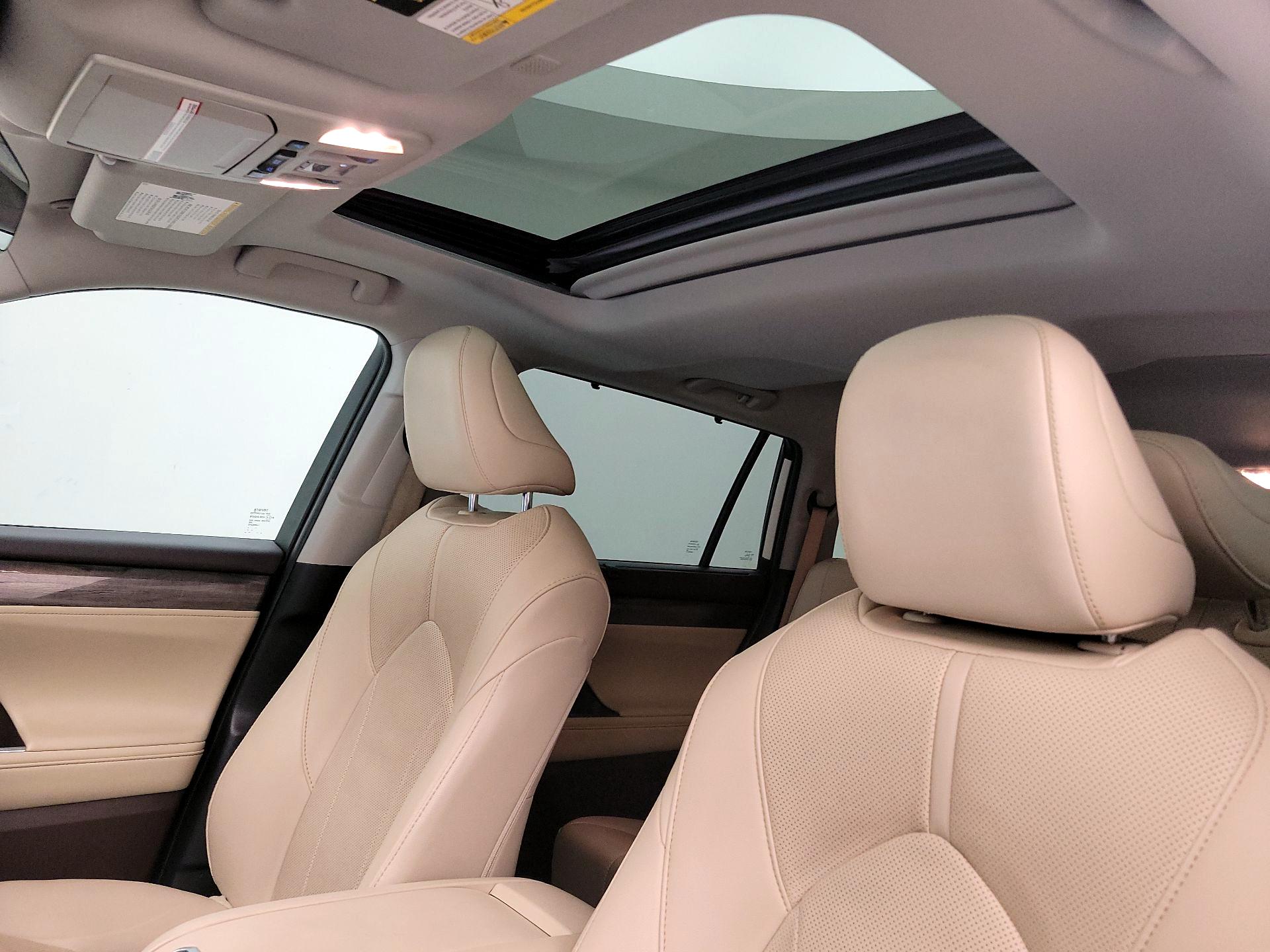 Thumbnail: 2021 Toyota Highlander - 20