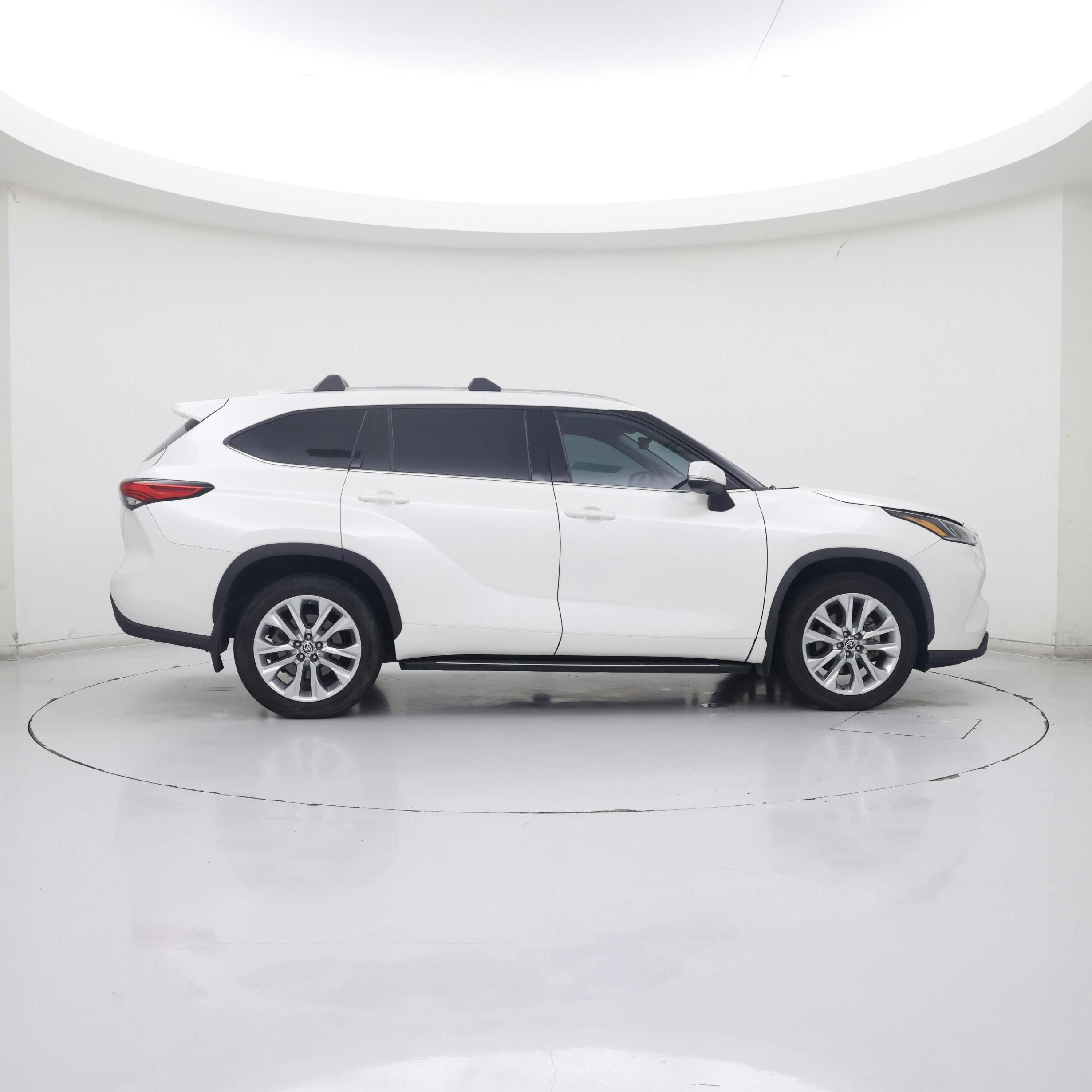 Thumbnail: 2021 Toyota Highlander - 7