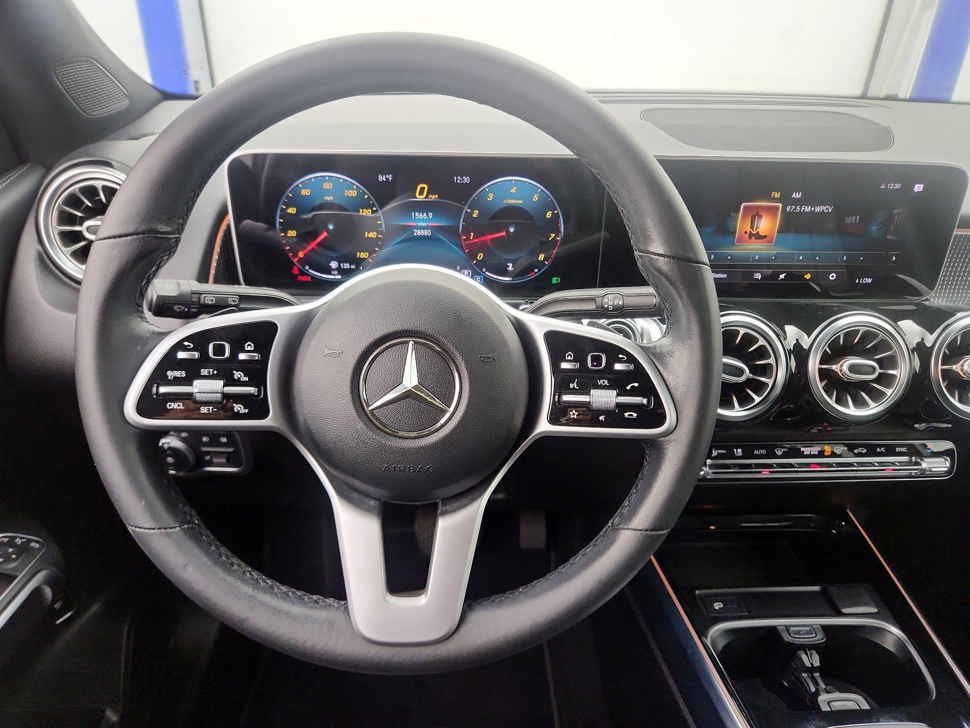 Thumbnail: 2020 Mercedes-Benz GLB - 10