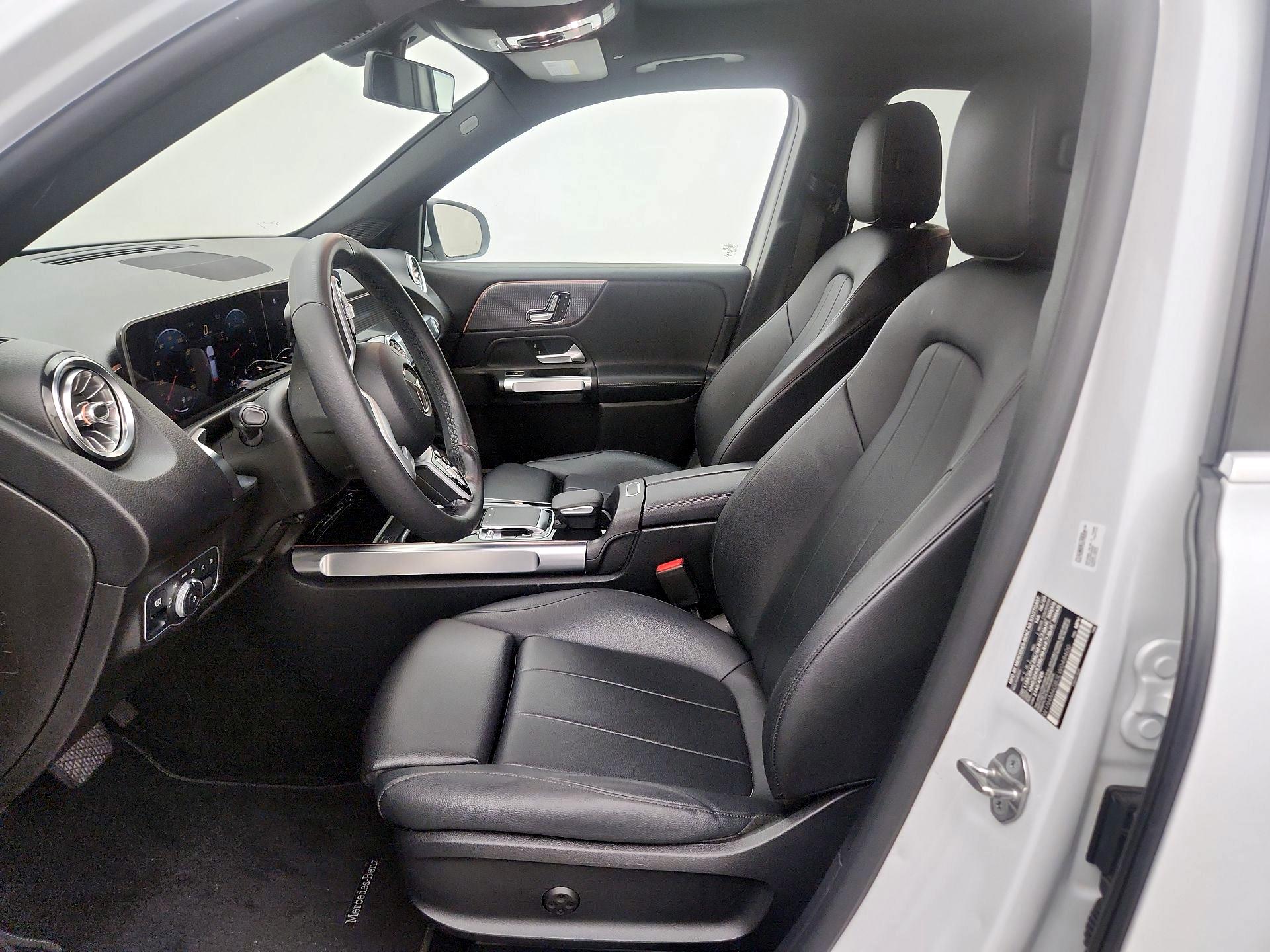 Thumbnail: 2020 Mercedes-Benz GLB - 11