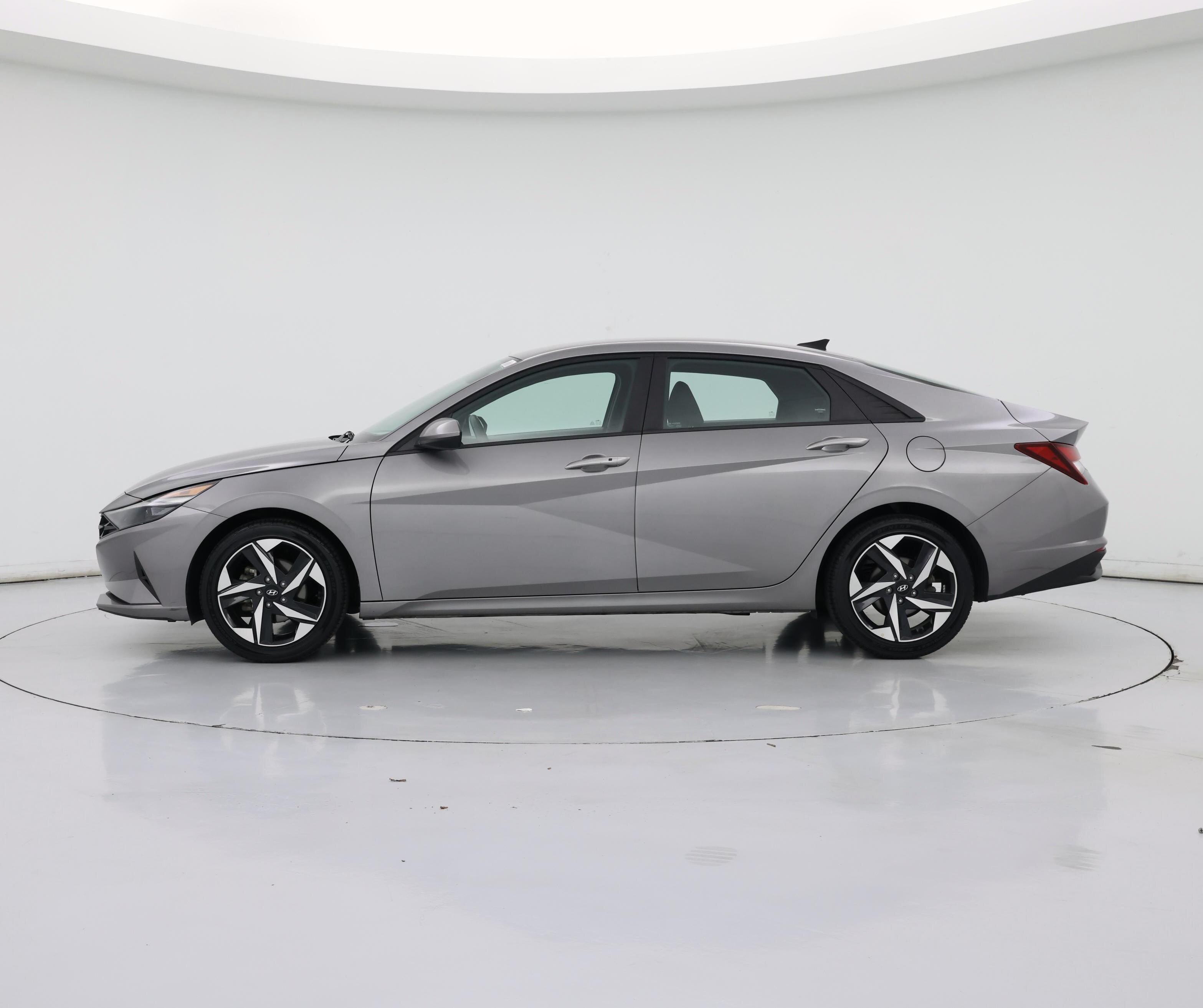 Thumbnail: 2023 Hyundai Elantra - 3