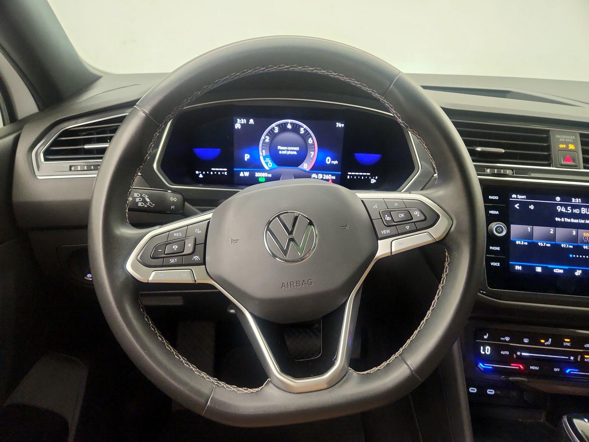 Thumbnail: 2022 Volkswagen Tiguan - 10