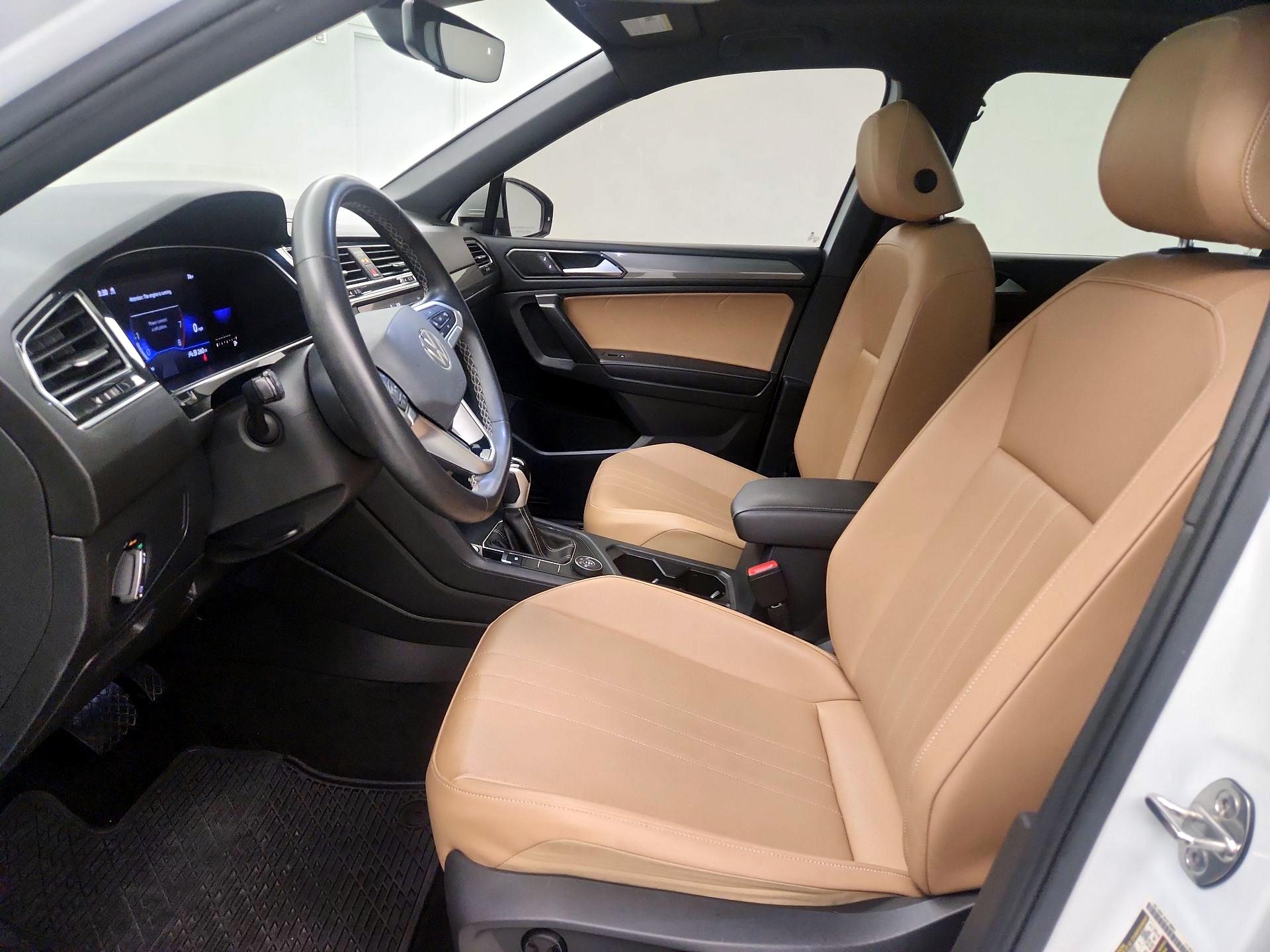 Thumbnail: 2022 Volkswagen Tiguan - 11