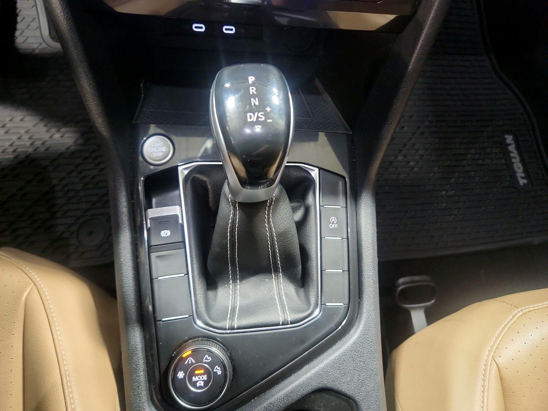 Thumbnail: 2022 Volkswagen Tiguan - 17