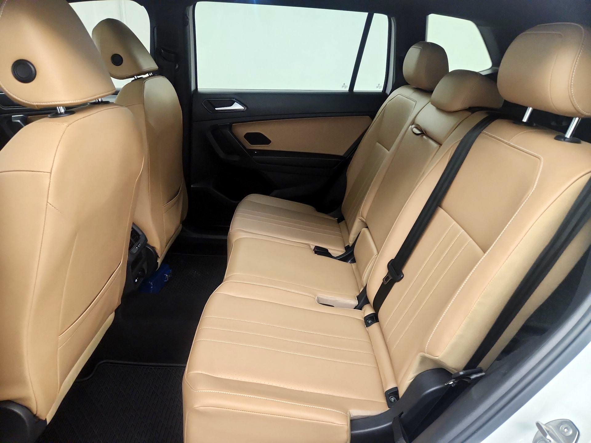 Thumbnail: 2022 Volkswagen Tiguan - 20