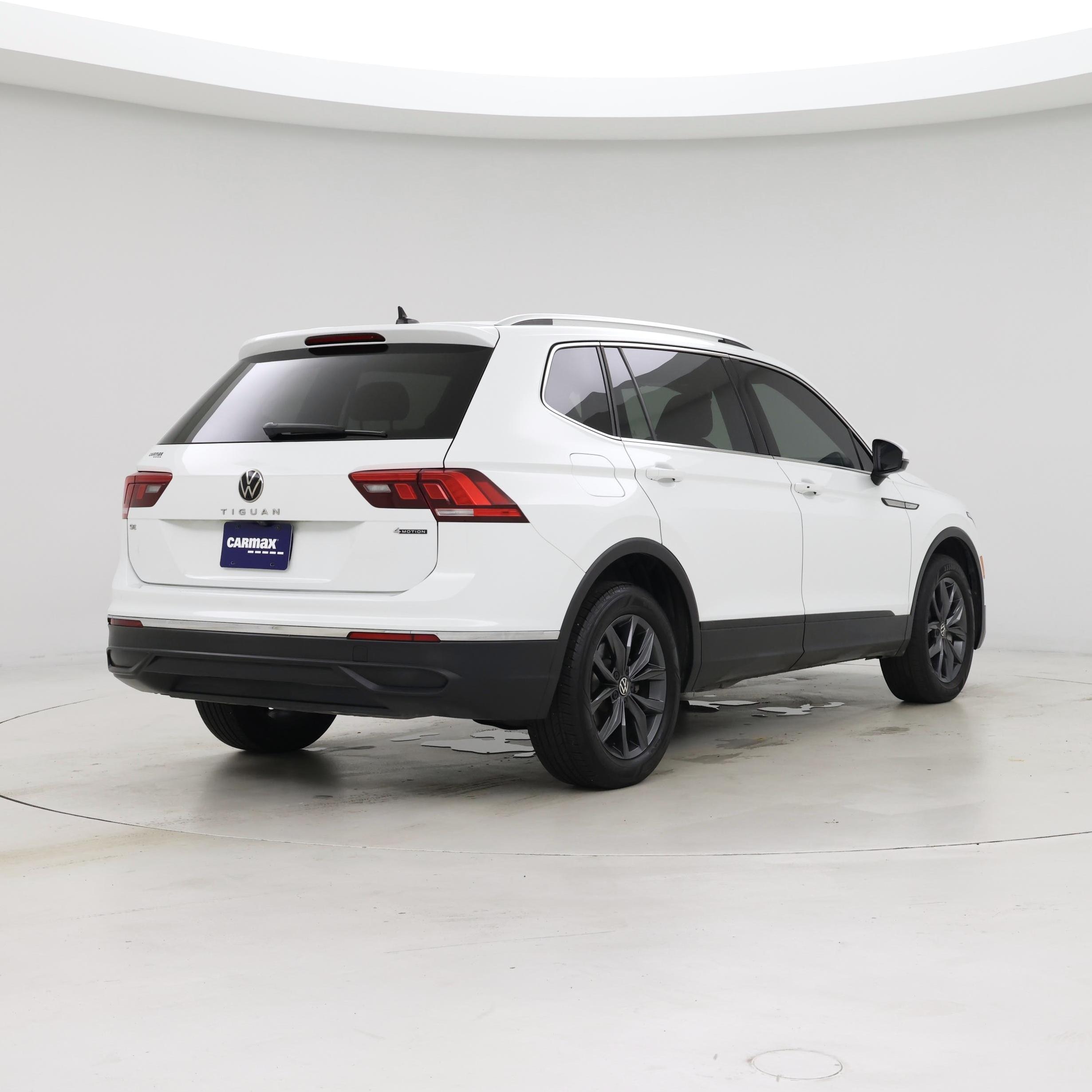 Thumbnail: 2022 Volkswagen Tiguan - 8