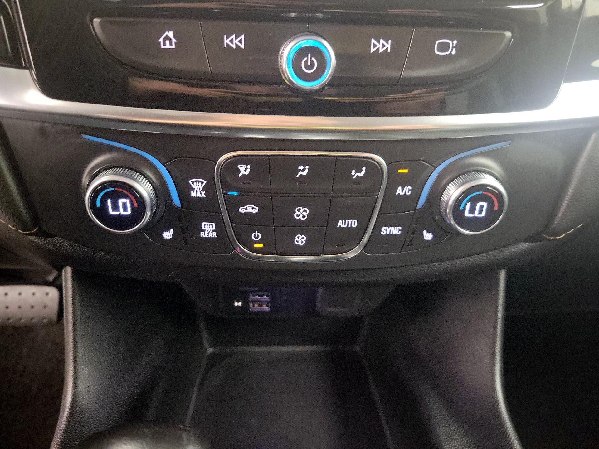 Thumbnail: 2021 Chevrolet Traverse - 15