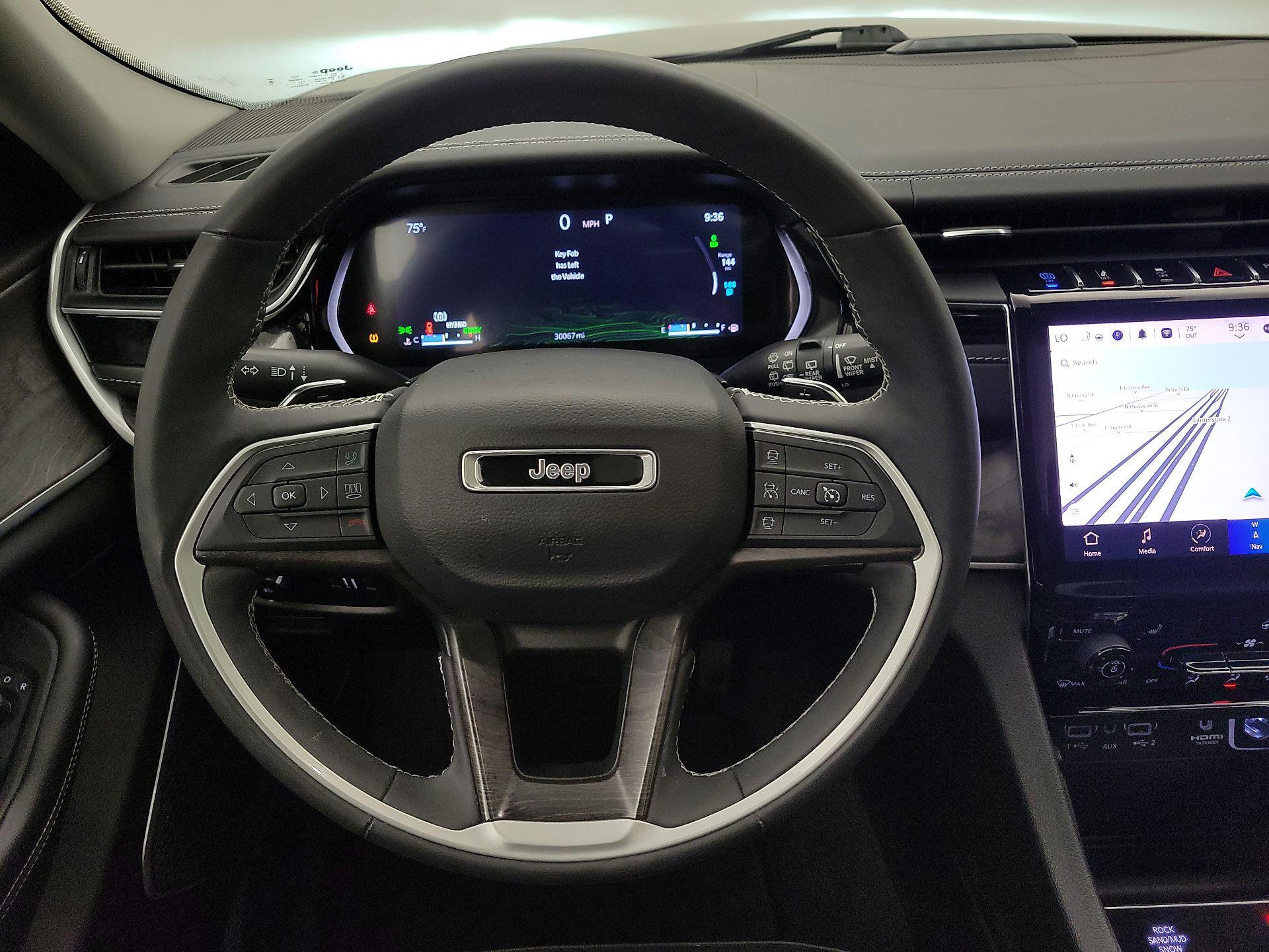 Thumbnail: 2022 Jeep Grand Cherokee - 10