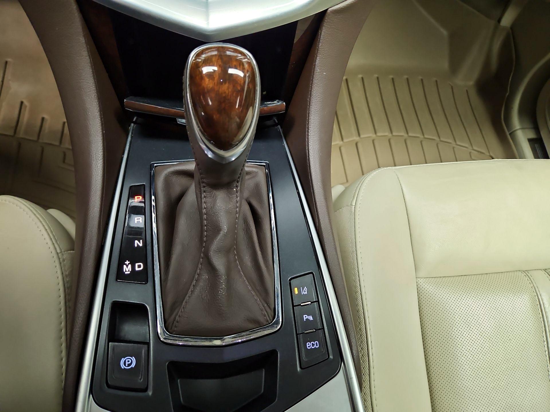 Thumbnail: 2015 Cadillac SRX - 18