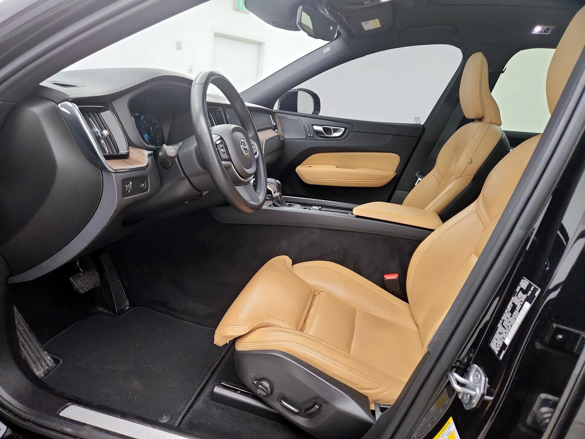 Thumbnail: 2021 Volvo XC60 - 11