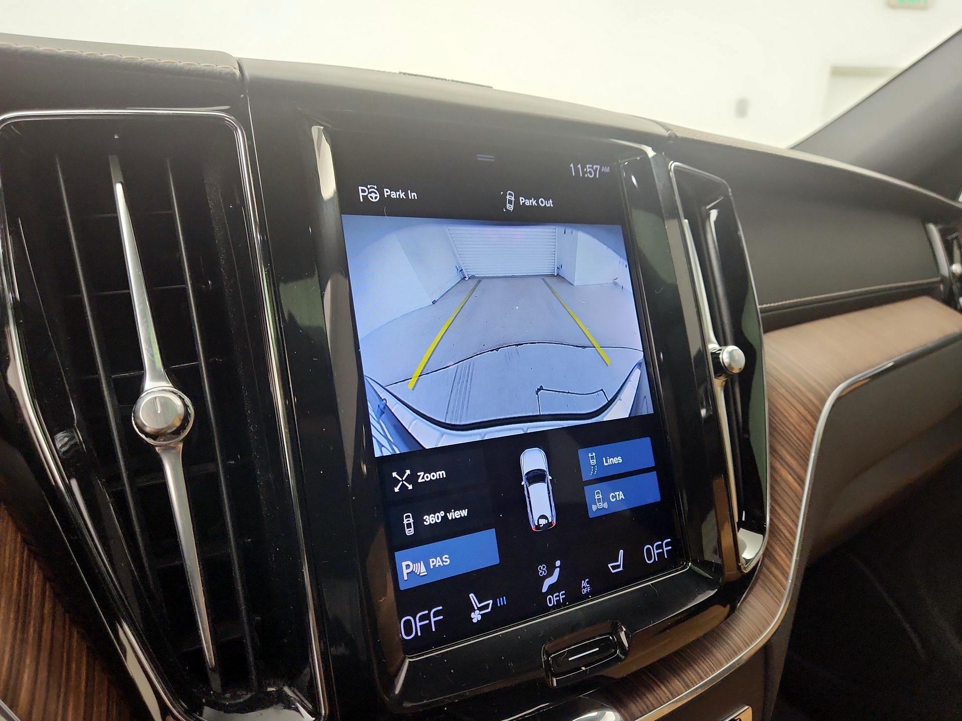 Thumbnail: 2021 Volvo XC60 - 15