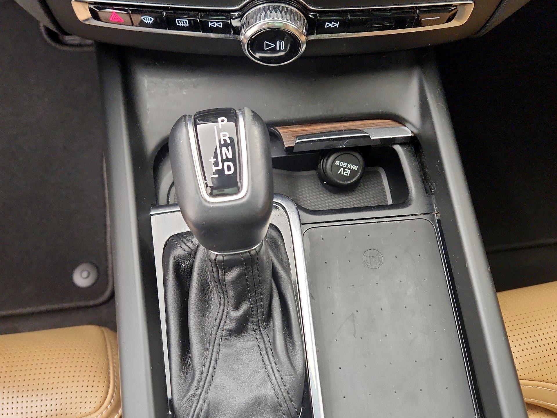 Thumbnail: 2021 Volvo XC60 - 18