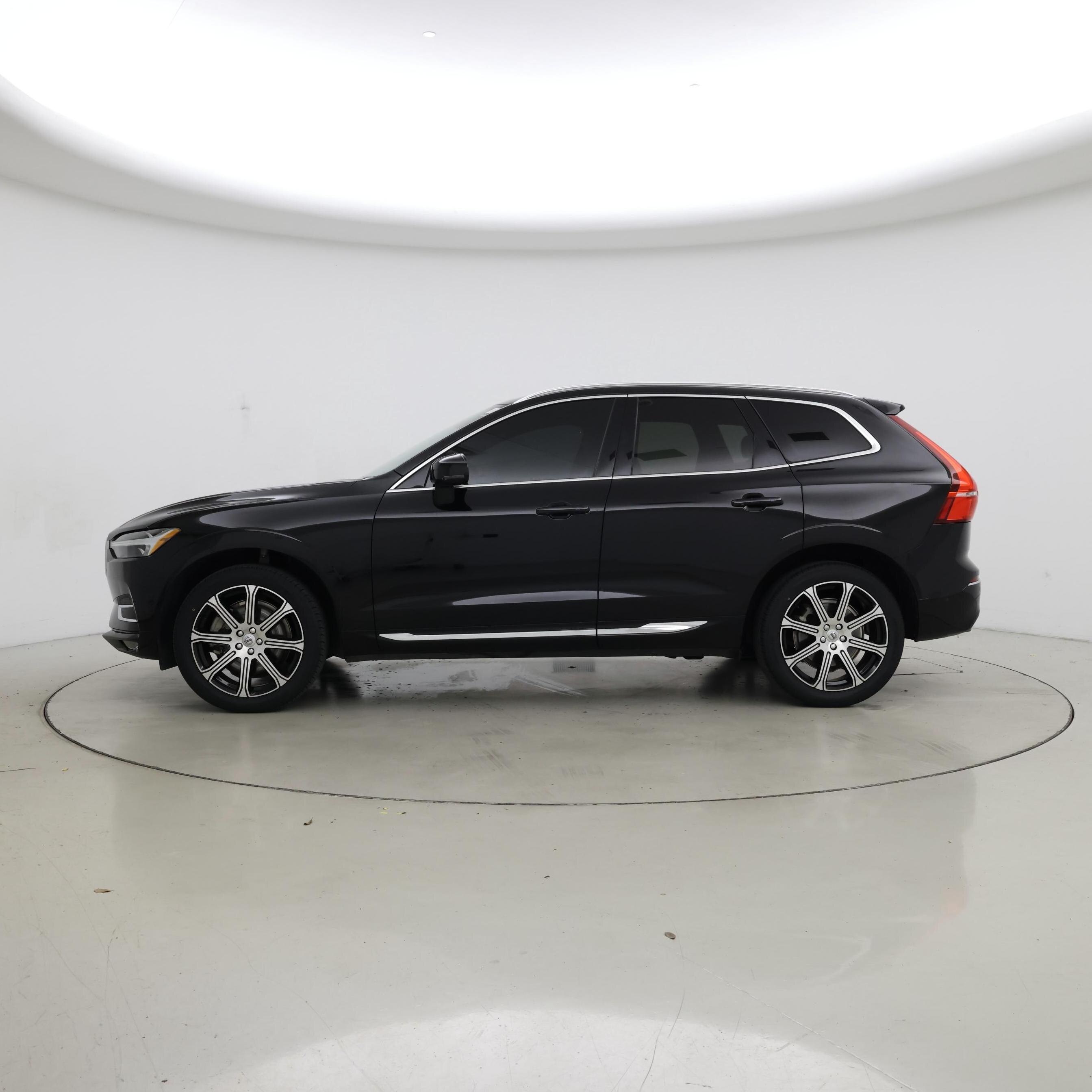Thumbnail: 2021 Volvo XC60 - 3