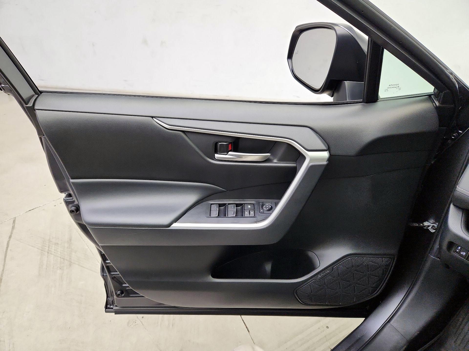 Thumbnail: 2023 Toyota RAV4 - 12