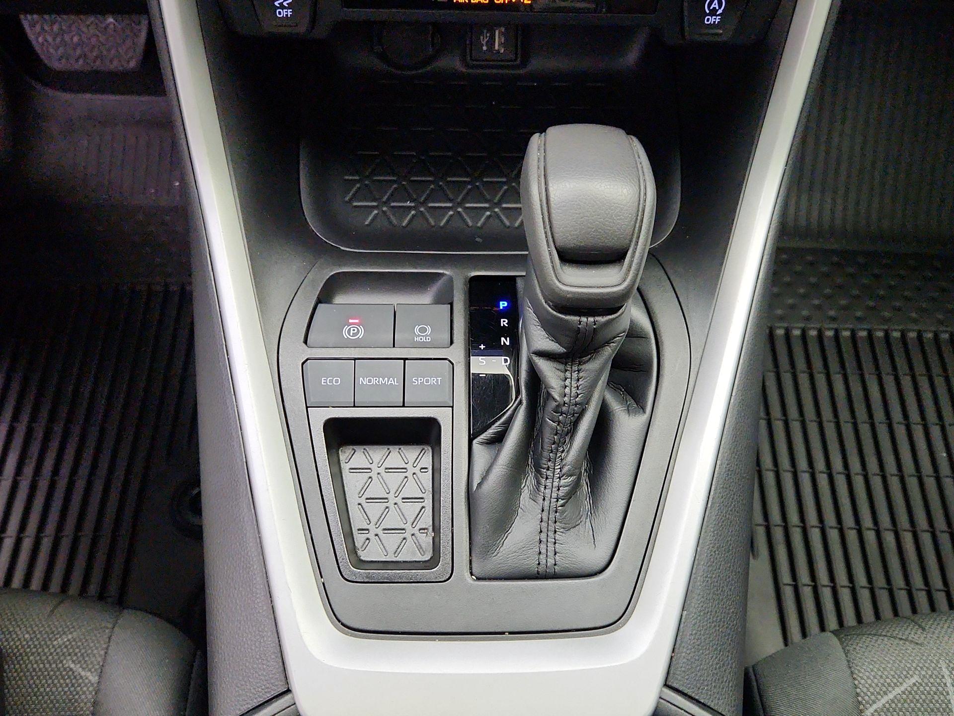Thumbnail: 2023 Toyota RAV4 - 17