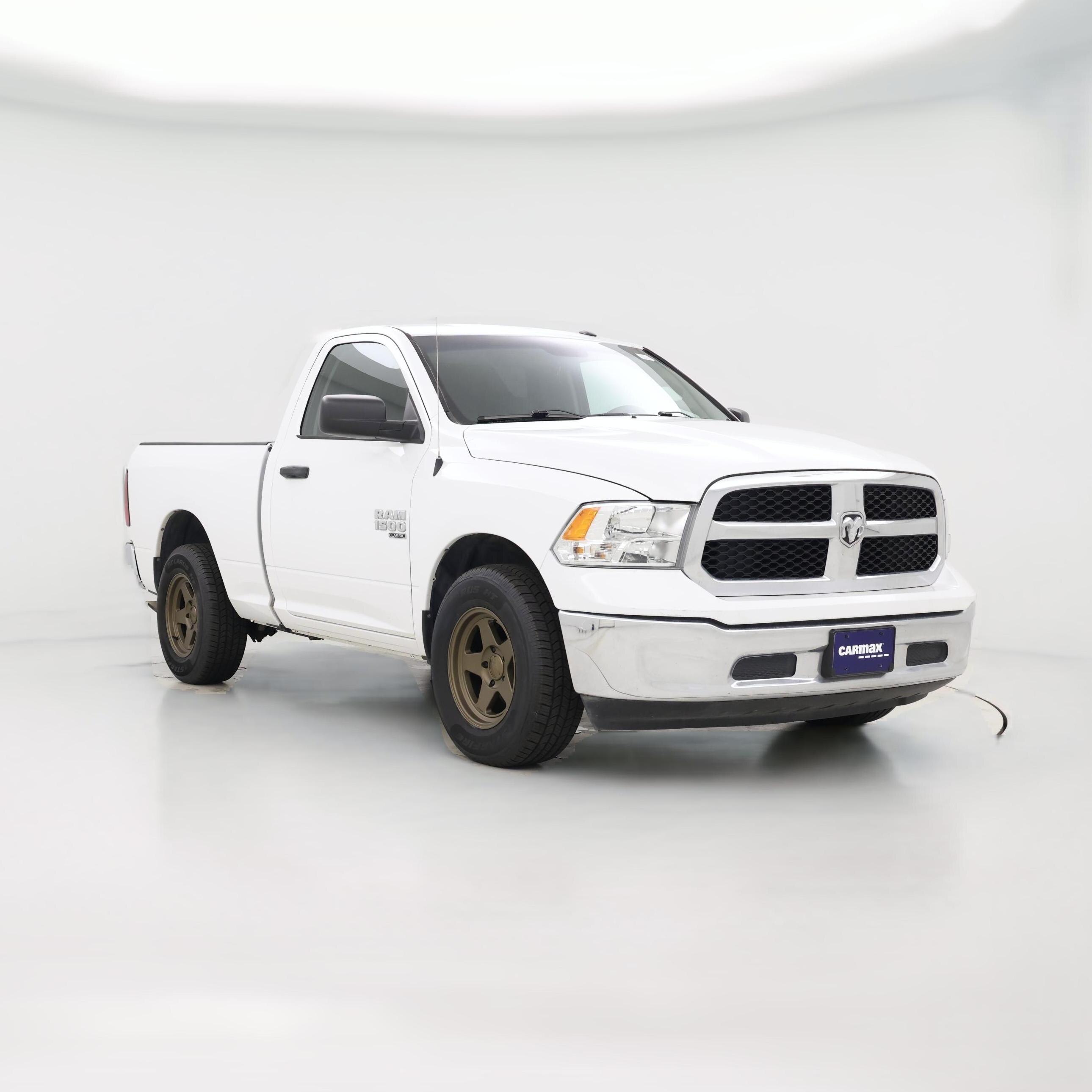 Thumbnail: 2019 RAM 1500 Classic - 1